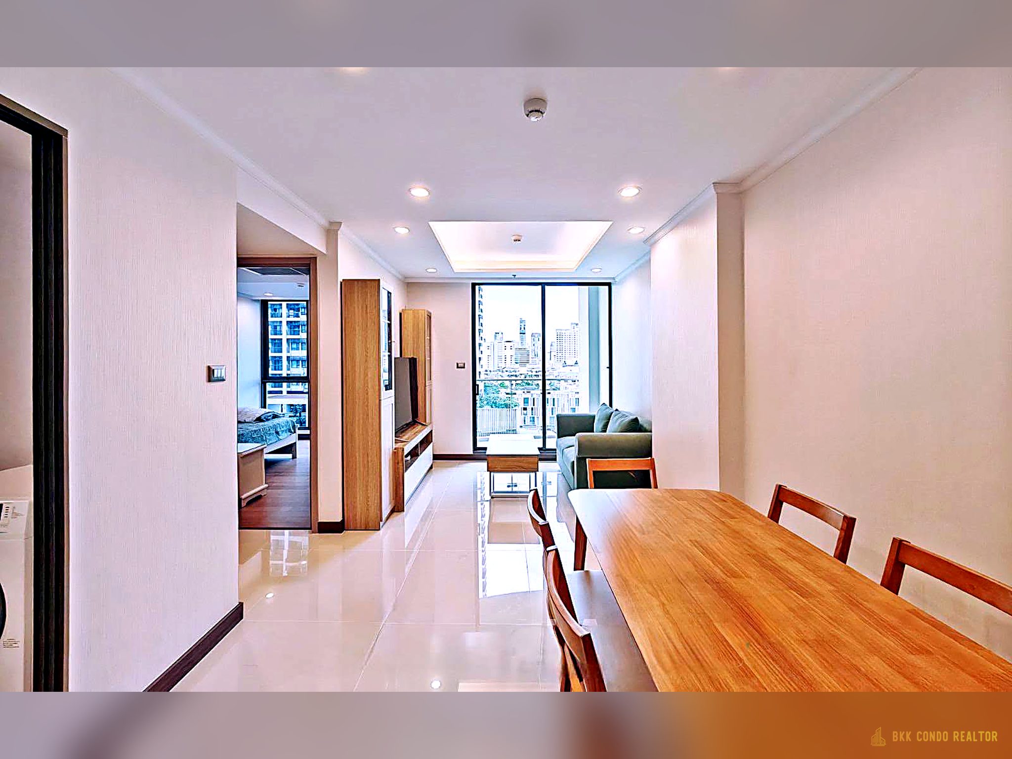 1-Bedroom Condo for Rent at Supalai Oriental Sukhumvit 39 (46.5 sqm) — Asoke MRT