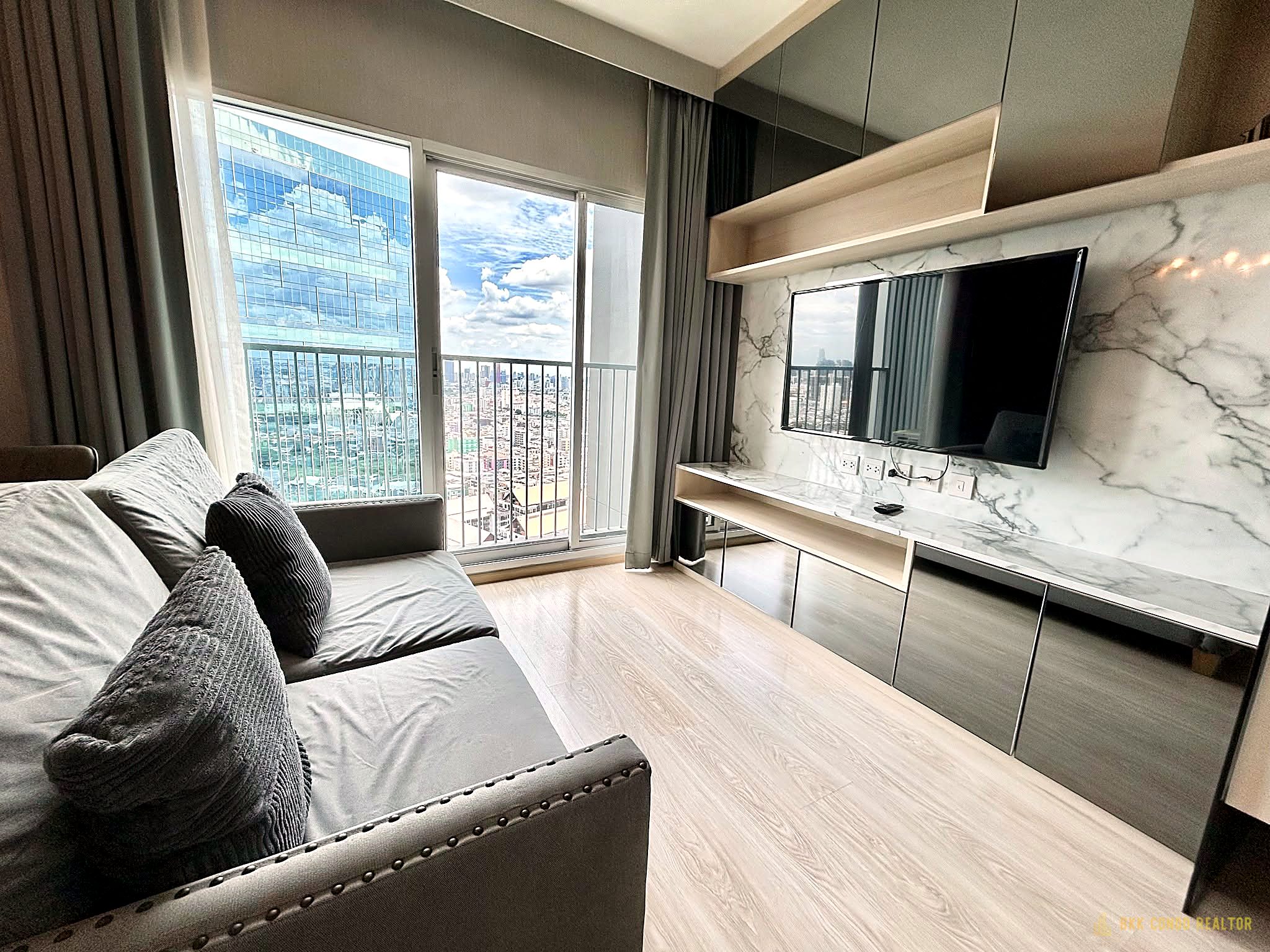 04-living_room-124 2-Bedroom Condo for Rent at Noble Revolve Ratchada 1 (54 sqm) — Huai Khwang MRT