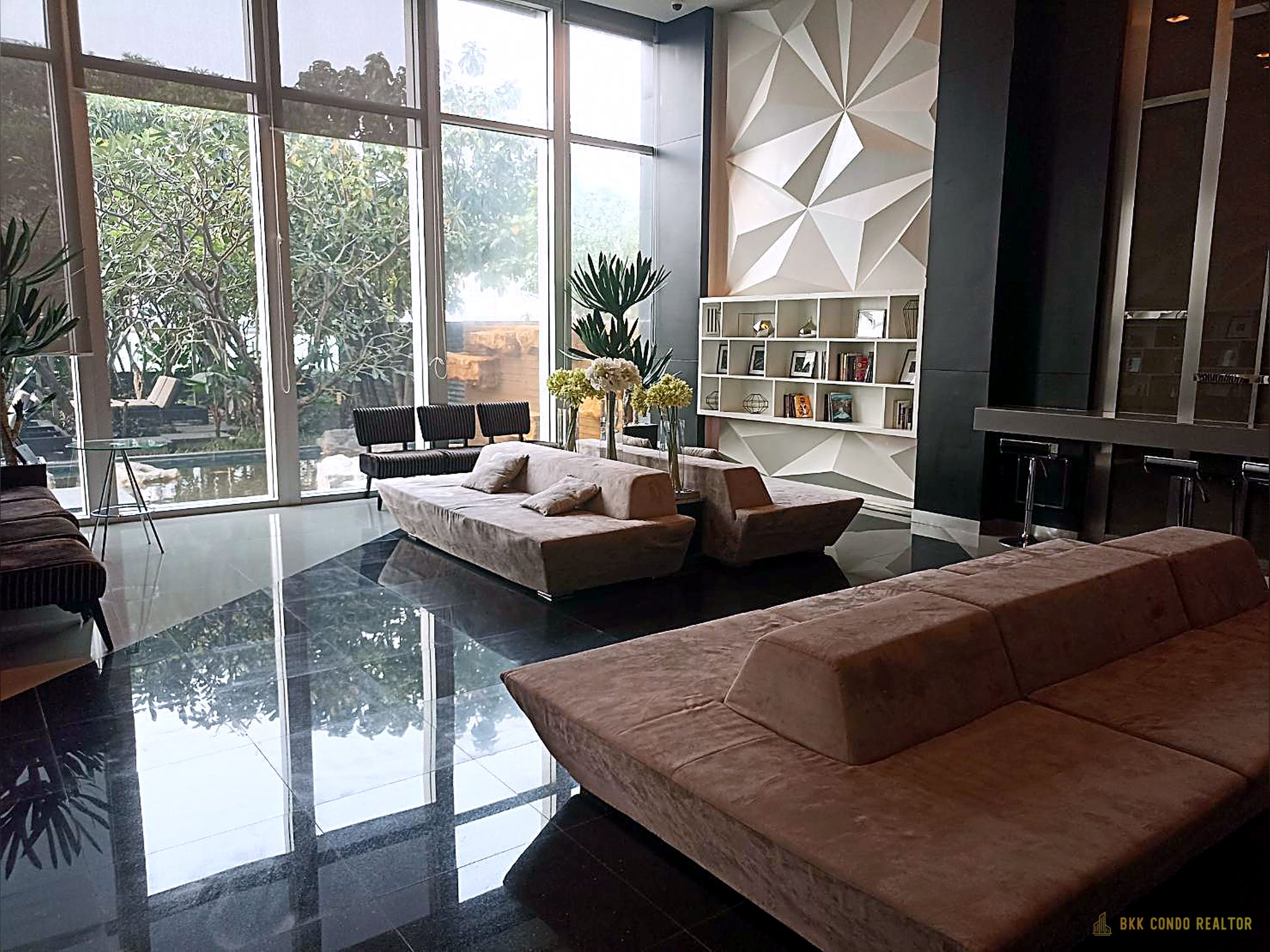 1-Bedroom Condo for Rent at The Address Asoke (45 sqm) — MRT Phetchaburi