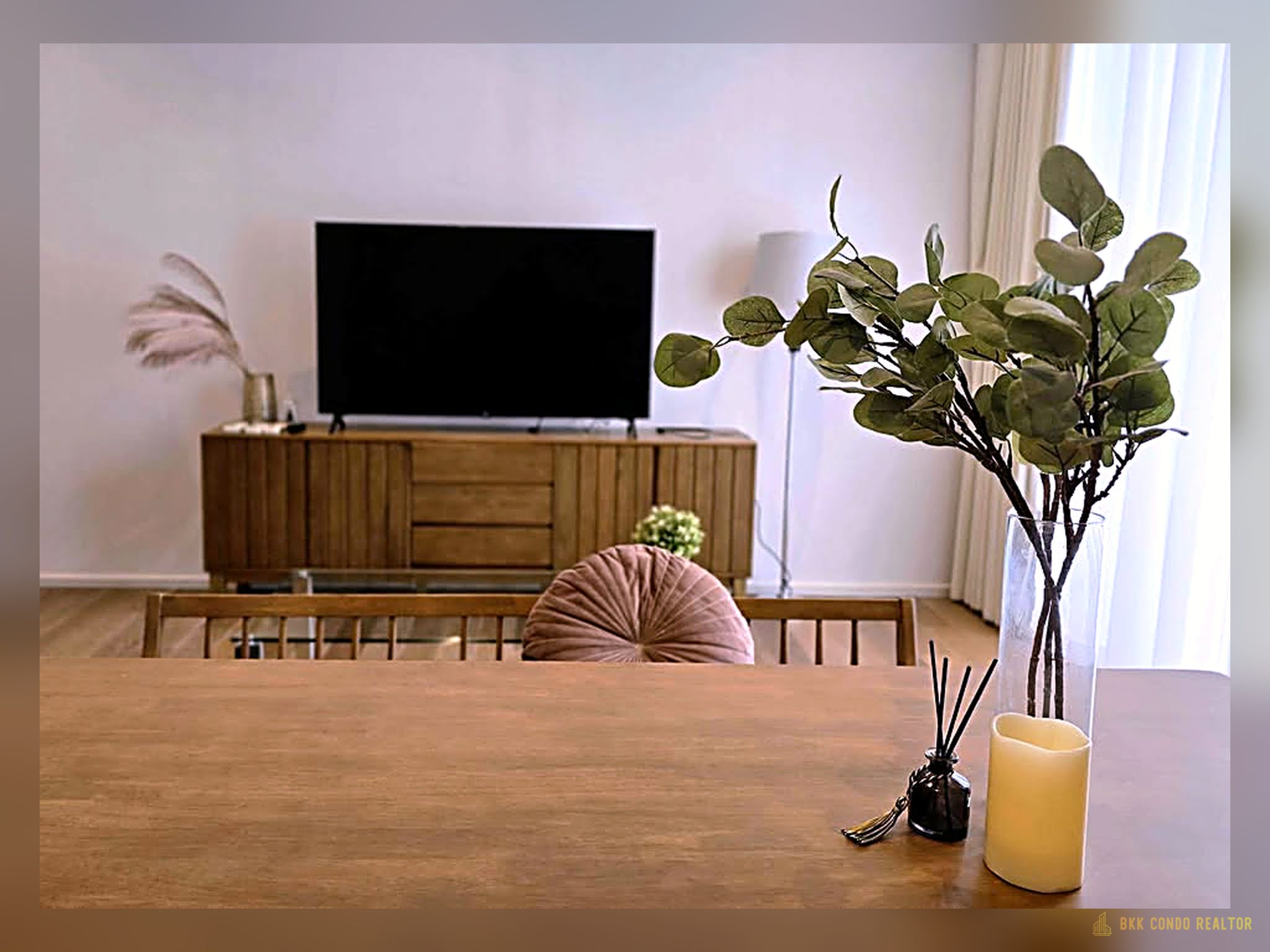 2-Bedroom Condo for Rent at Muniq Langsuan (86 sqm) — Chidlom BTS