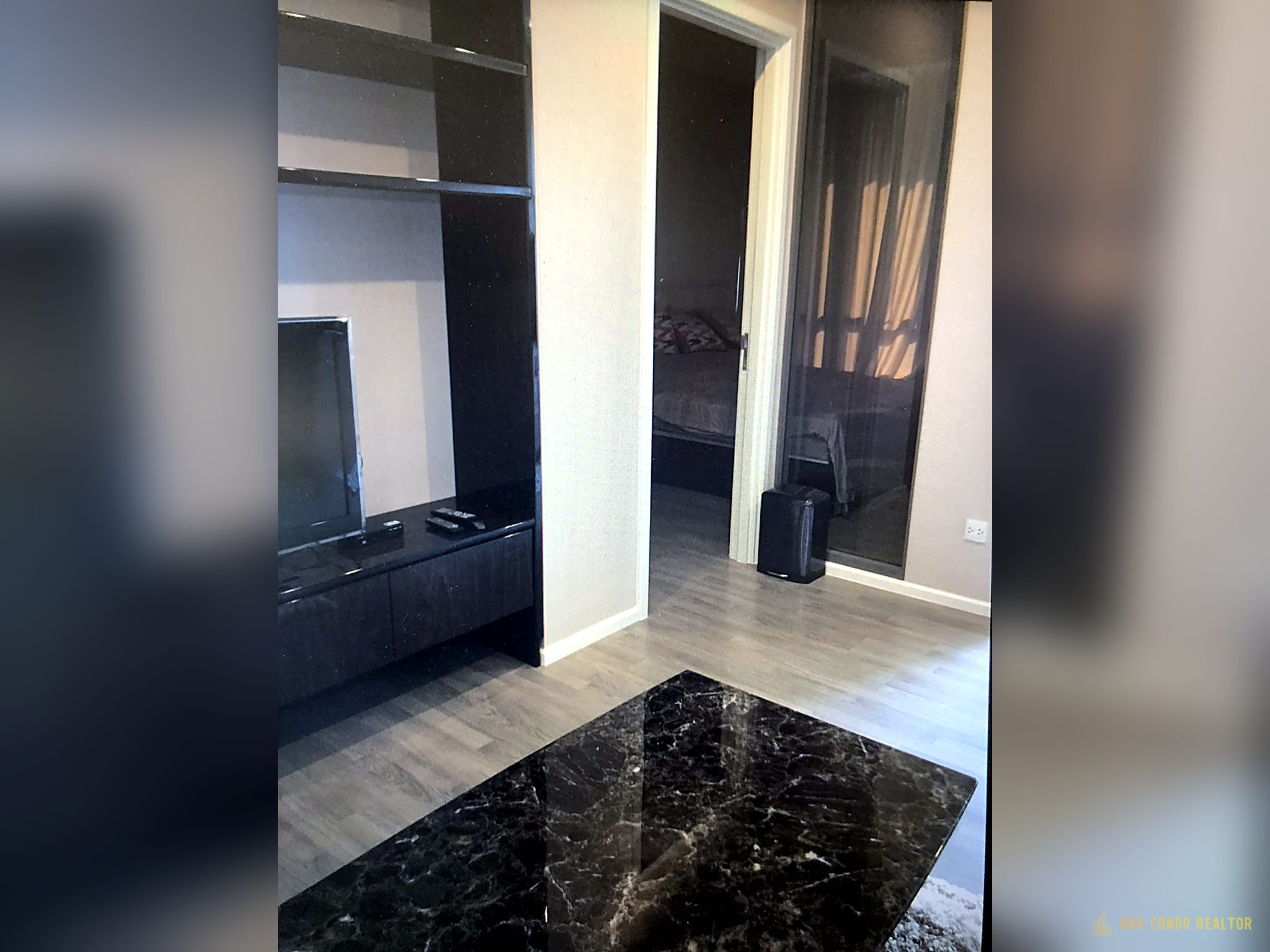 1-Bedroom Condo for Rent at The Room Sukhumvit 69 (35 sqm) — Phra Khanong BTS