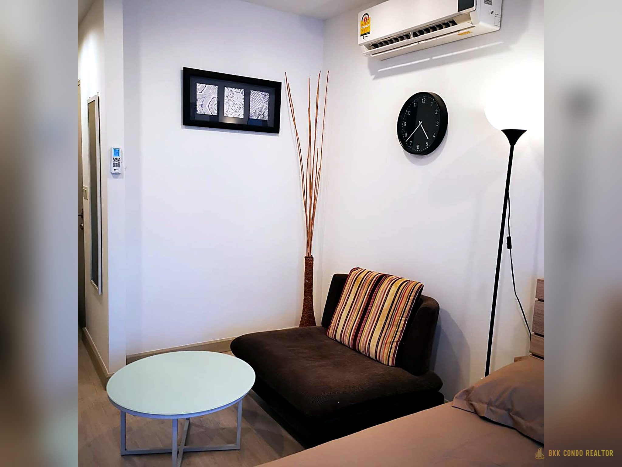 04-living_room-73 Studio Condo for Rent at IDEO Mobi Sukhumvit 81 (22 sqm) — On Nut BTS