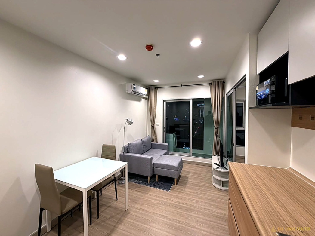 Studio Condo for Rent at Aspire Rama 4 (28.5 sqm) — Ekkamai BTS