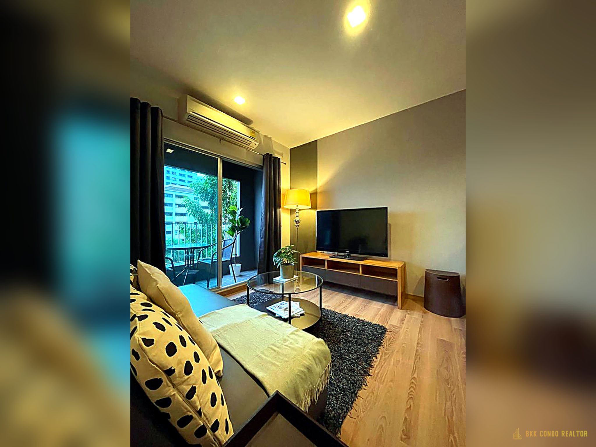 1-Bedroom Condo for Rent at The Seed Musee Sukhumvit 26 (44 sqm) — Phrom Phong BTS