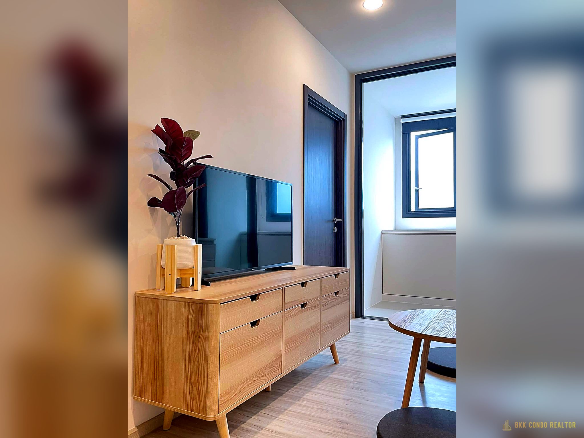 04-living_room 1-Bedroom Condo for Rent at XT Huaikhwang (35 sqm) — Huai Khwang MRT