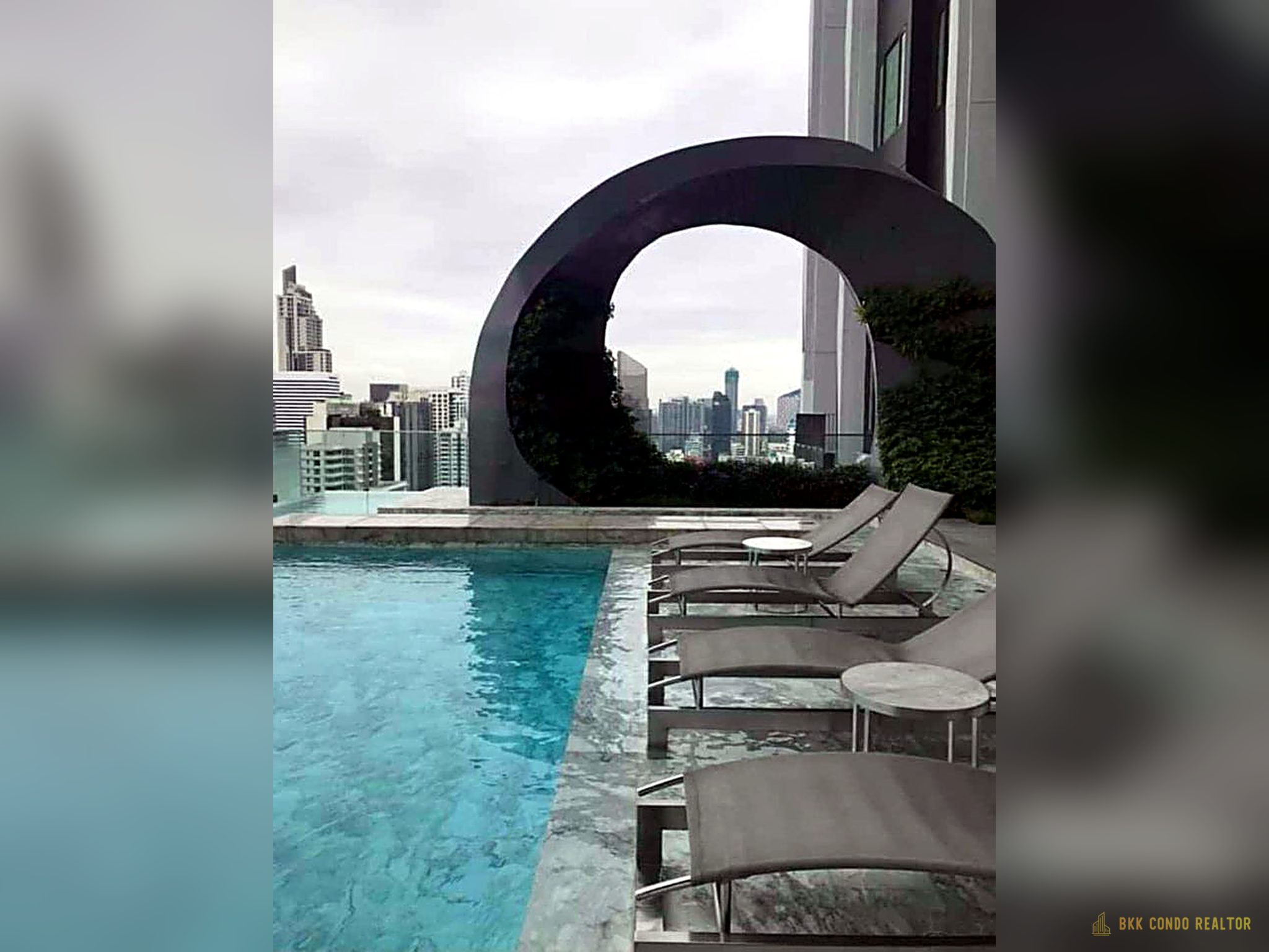 05-balcony_view-9 1-Bedroom Condo for Rent at Edge Sukhumvit 23 (31 sqm) — Asoke BTS/MRT
