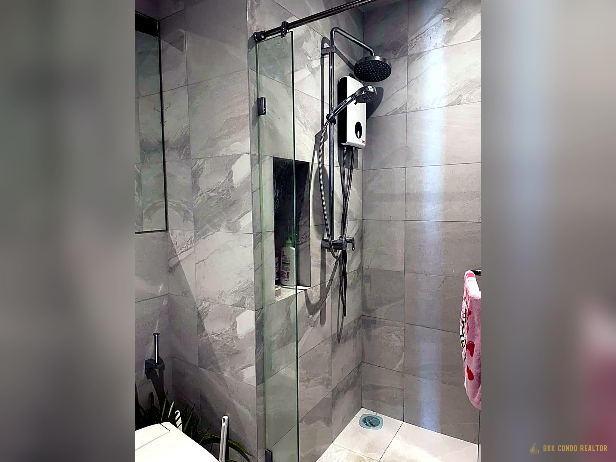 Studio Condo for Rent at Rhythm Ekkamai (32 sqm) — Ekkamai BTS