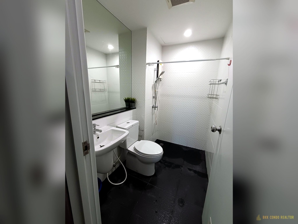 1-Bedroom Condo for Rent at The Tree Interchange (36 sqm) — Ratchada MRT