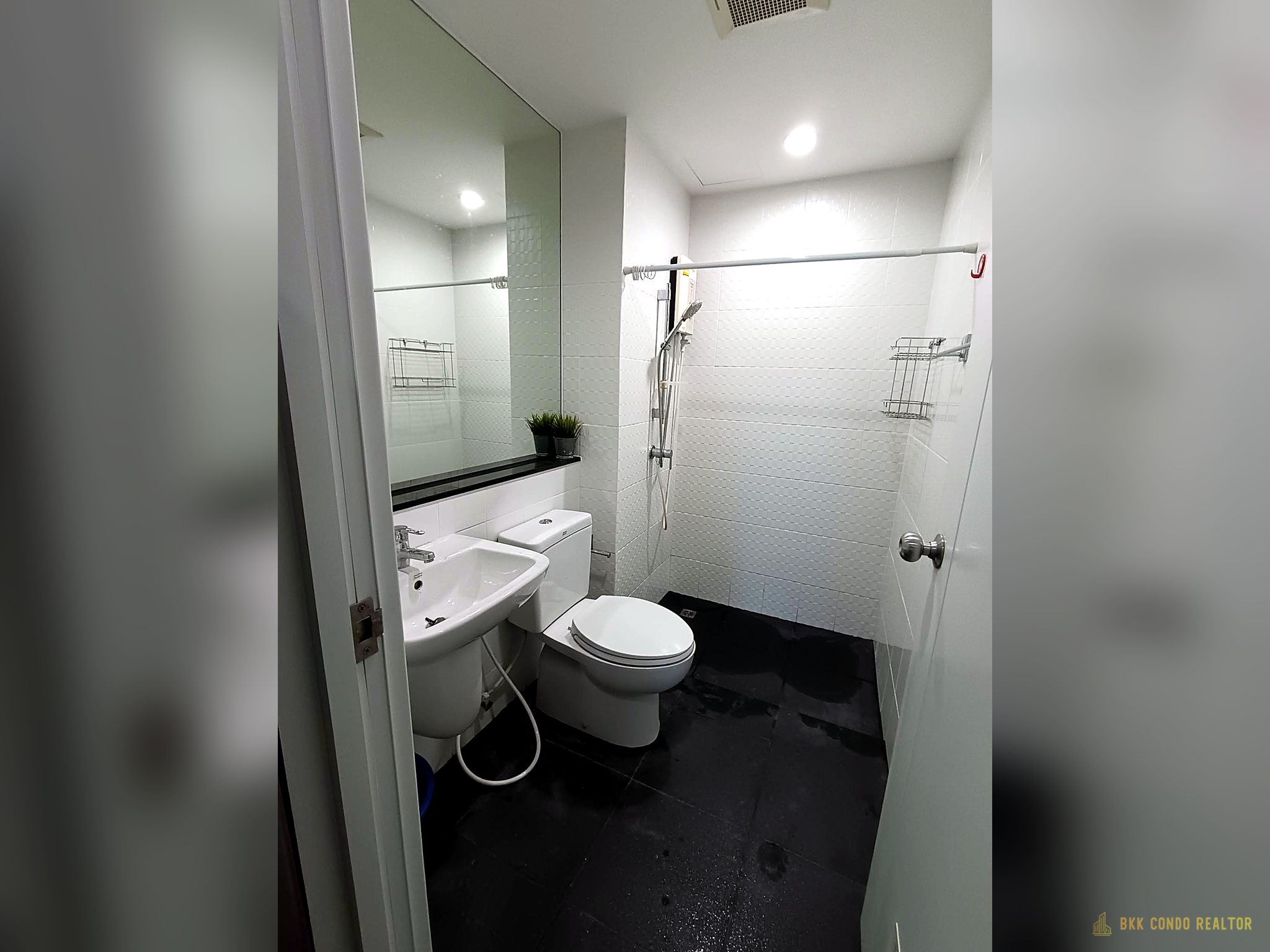 1-Bedroom Condo for Rent at The Tree Interchange (36 sqm) — Ratchada MRT
