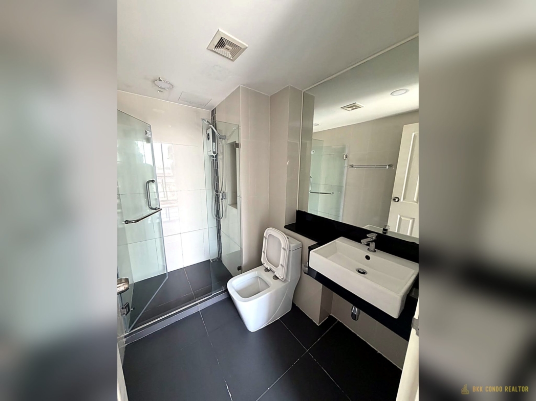 1-Bedroom Condo for Rent at Chateau in Town Sukhumvit 64/1 (30 sqm) — Punnawithi BTS
