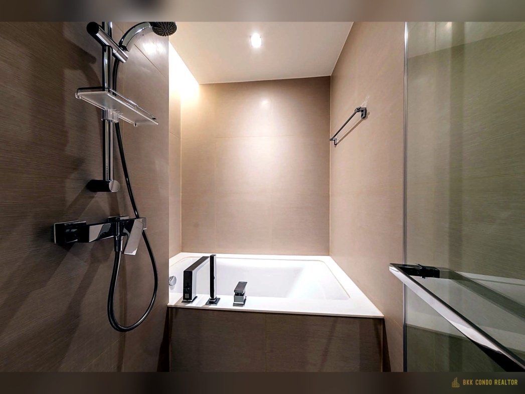 1-Bedroom Condo for Rent at Circle Sukhumvit 31 (45.59 sqm) — Phrom Phong BTS
