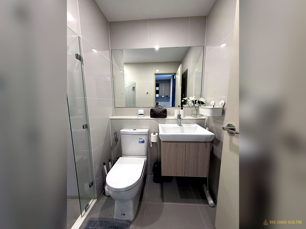 Studio Condo for Rent at Life Rama4 – Asoke (26.65 sqm) — Queen Sirikit MRT