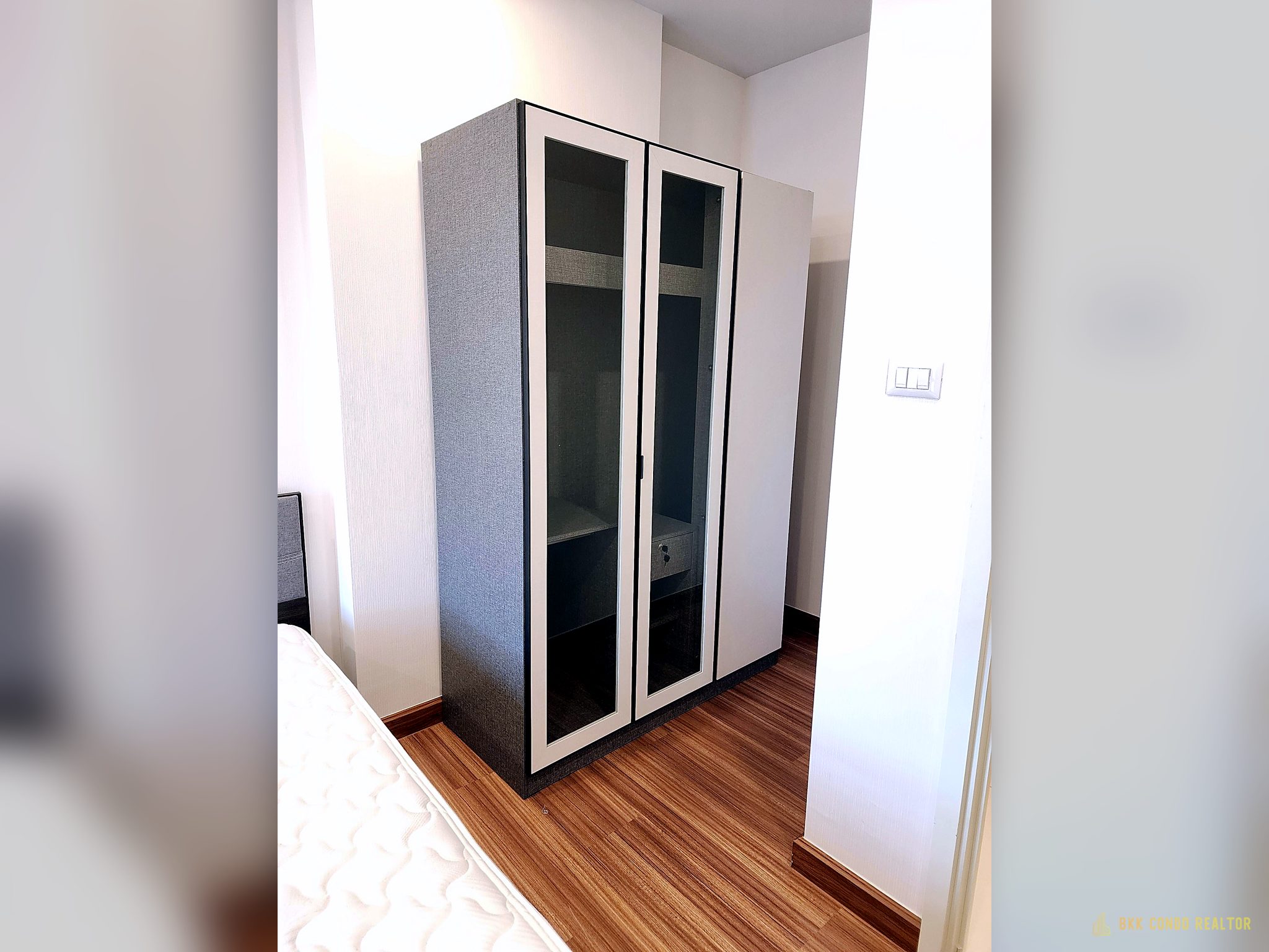 1-Bedroom Condo for Rent at Supalai Premier Charoen Nakhon (48 sqm) — Sukhumvit