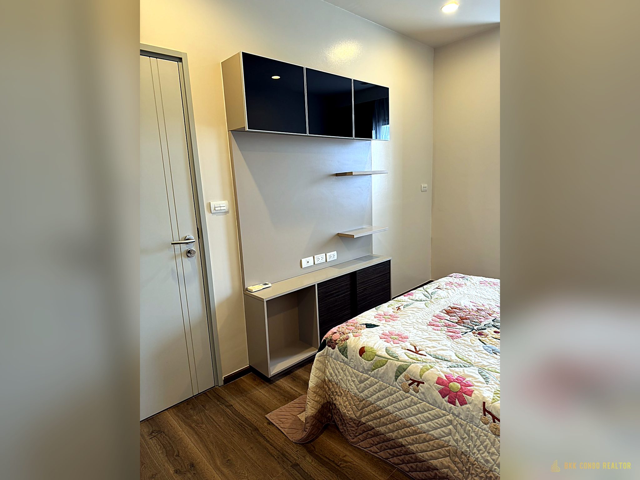 1-Bedroom Condo for Rent at Onyx Phaholyothin (40.48 sqm) — Saphan Khwai BTS