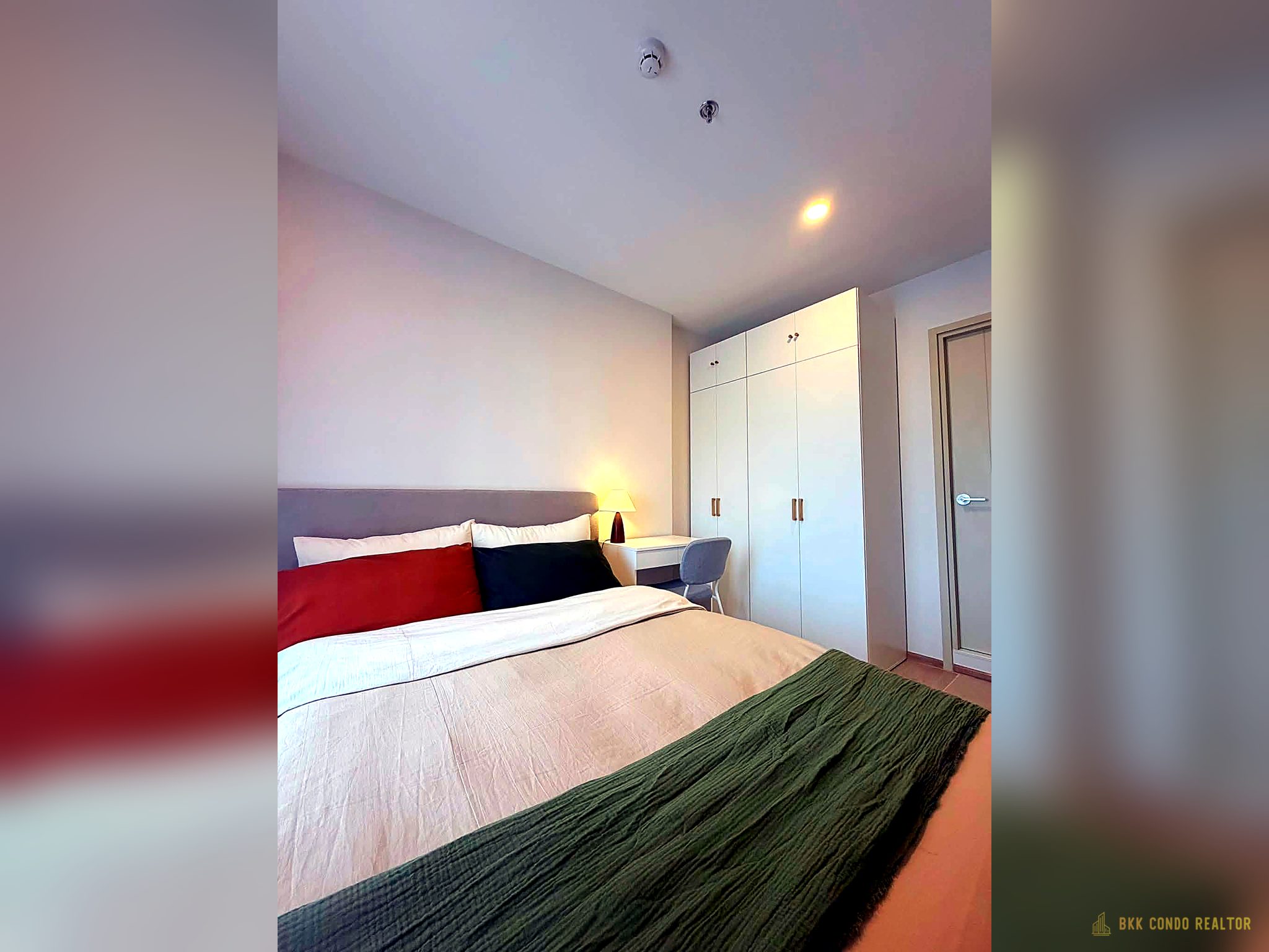 05-bedroom-139 1-Bedroom Condo for Rent at Life Rama4 – Asoke (32 sqm) — Queen Sirikit MRT