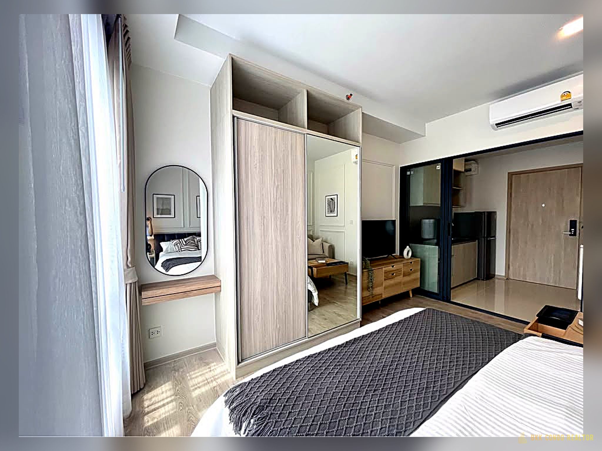 1-Bedroom Condo for Rent at The Tree Pattanakarn-Ekkamai (30 sqm) — Ramkhamhaeng Airport Link