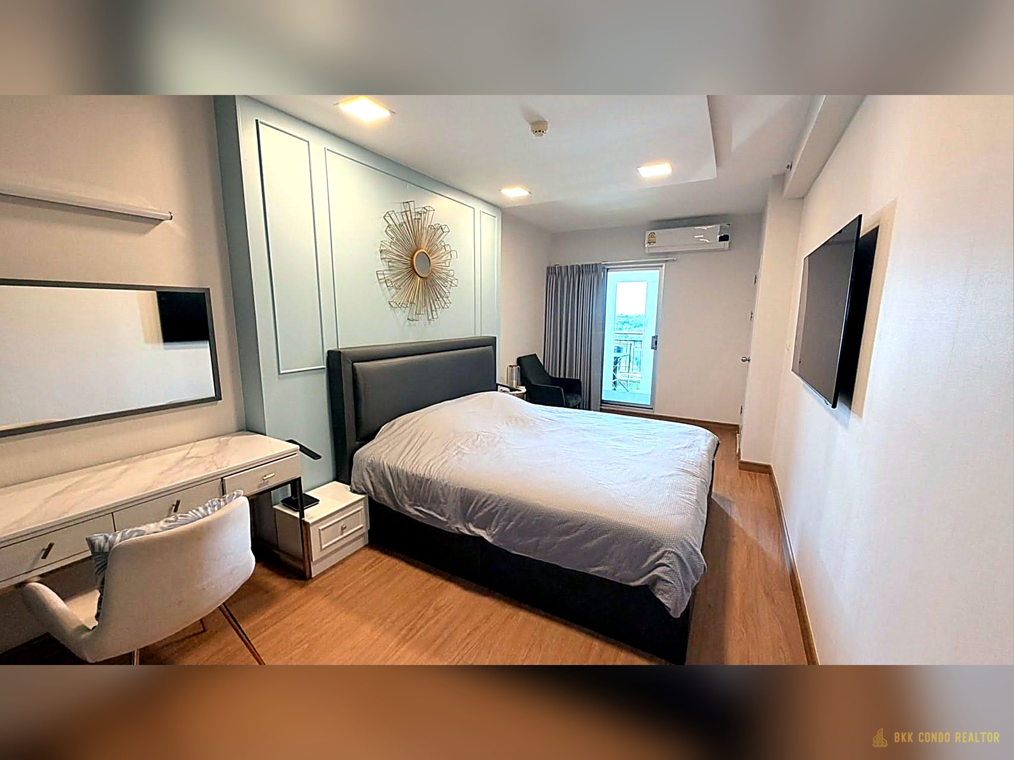 1-Bedroom Condo for Rent at Supalai Park Ekkamai-Thonglor (54 sqm) — Ekkamai BTS