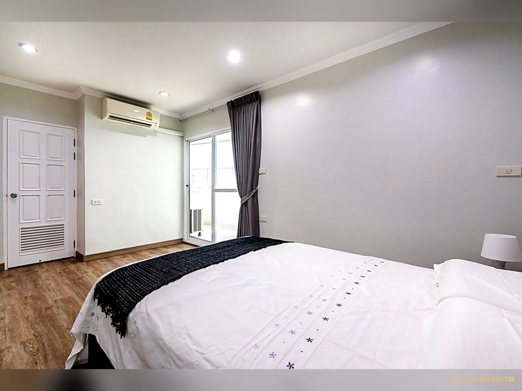 3-Bedroom Condo for Rent at Fiftyfif Tower (223 sqm) — Thonglor BTS