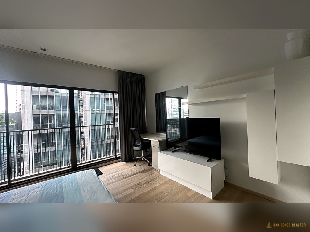 Studio Condo for Rent at Noble Refine Sukhumvit 26 (32 sqm) — Phrom Phong BTS