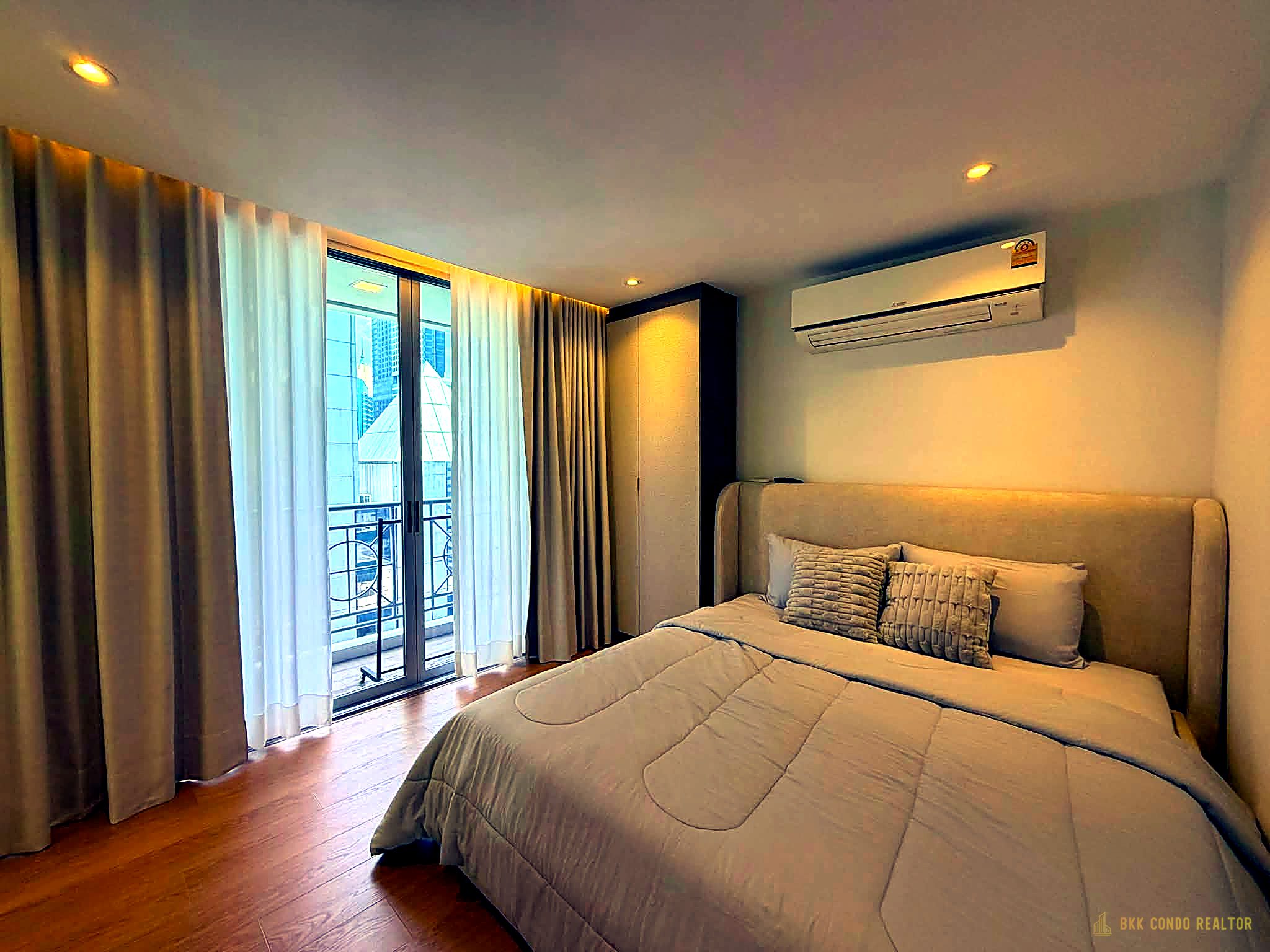 05-bedroom-49 2-Bedroom Condo for Rent at Asoke Place (80 sqm) — Asoke BTS