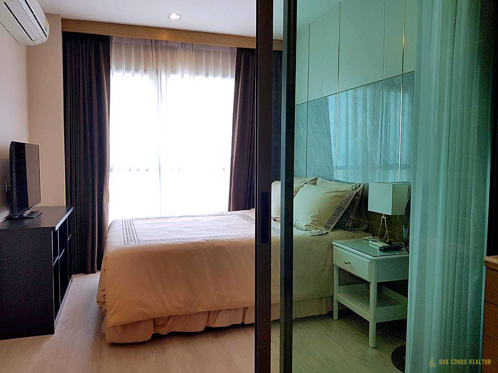 1-Bedroom Condo for Rent at Rhythm Rangnam (35 sqm) — Victory Monument BTS