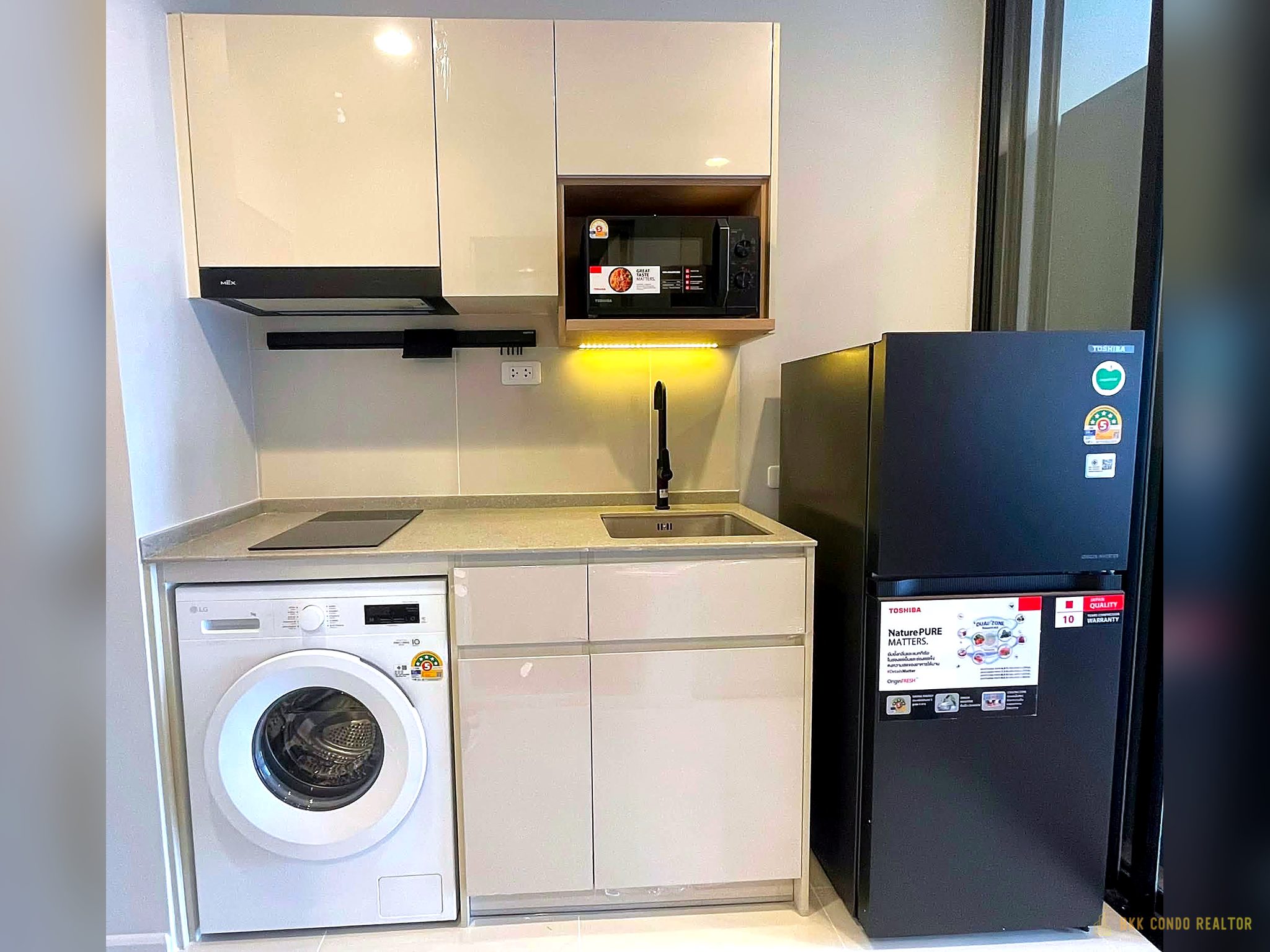 05-kitchen-18 Studio Condo for Rent at Culture Thonglor (25 sqm) — Thonglor BTS