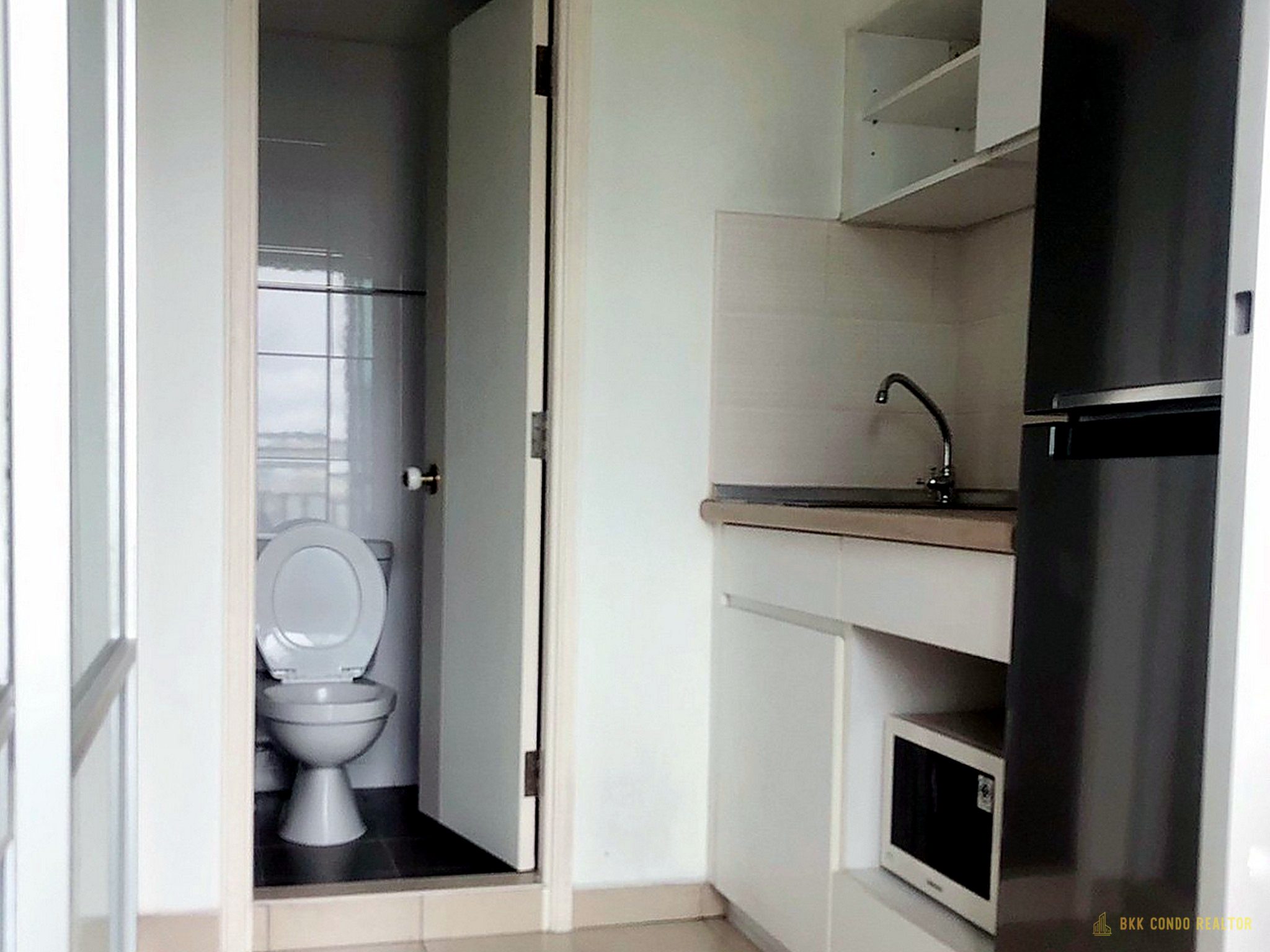 2-Bedroom Condo for Rent at Lumpini Ville Sukhumvit 77-2 (45 sqm) — On Nut BTS