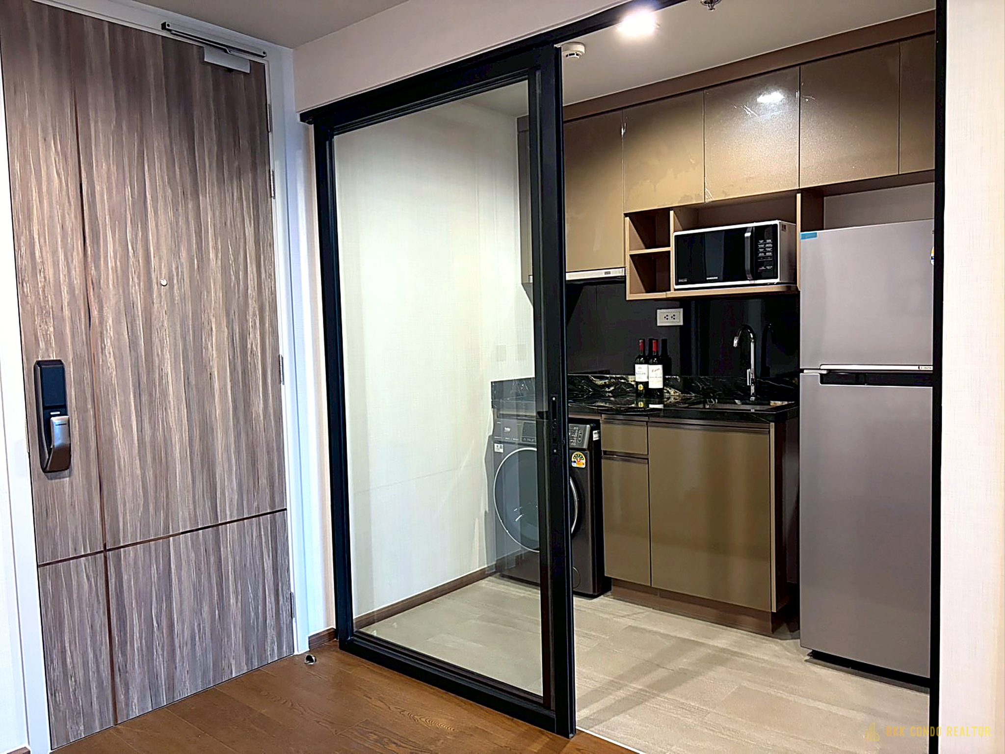 05-kitchen-55 1-Bedroom Condo for Rent at IDEO Q Sukhumvit 36 (46 sqm) — Thonglor BTS