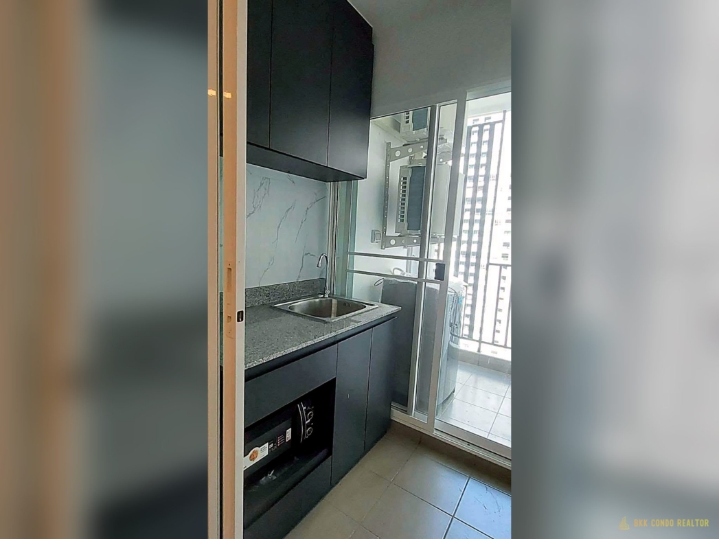 Studio Condo for Rent at Regent Home Bangna (28 sqm) — Bangna BTS