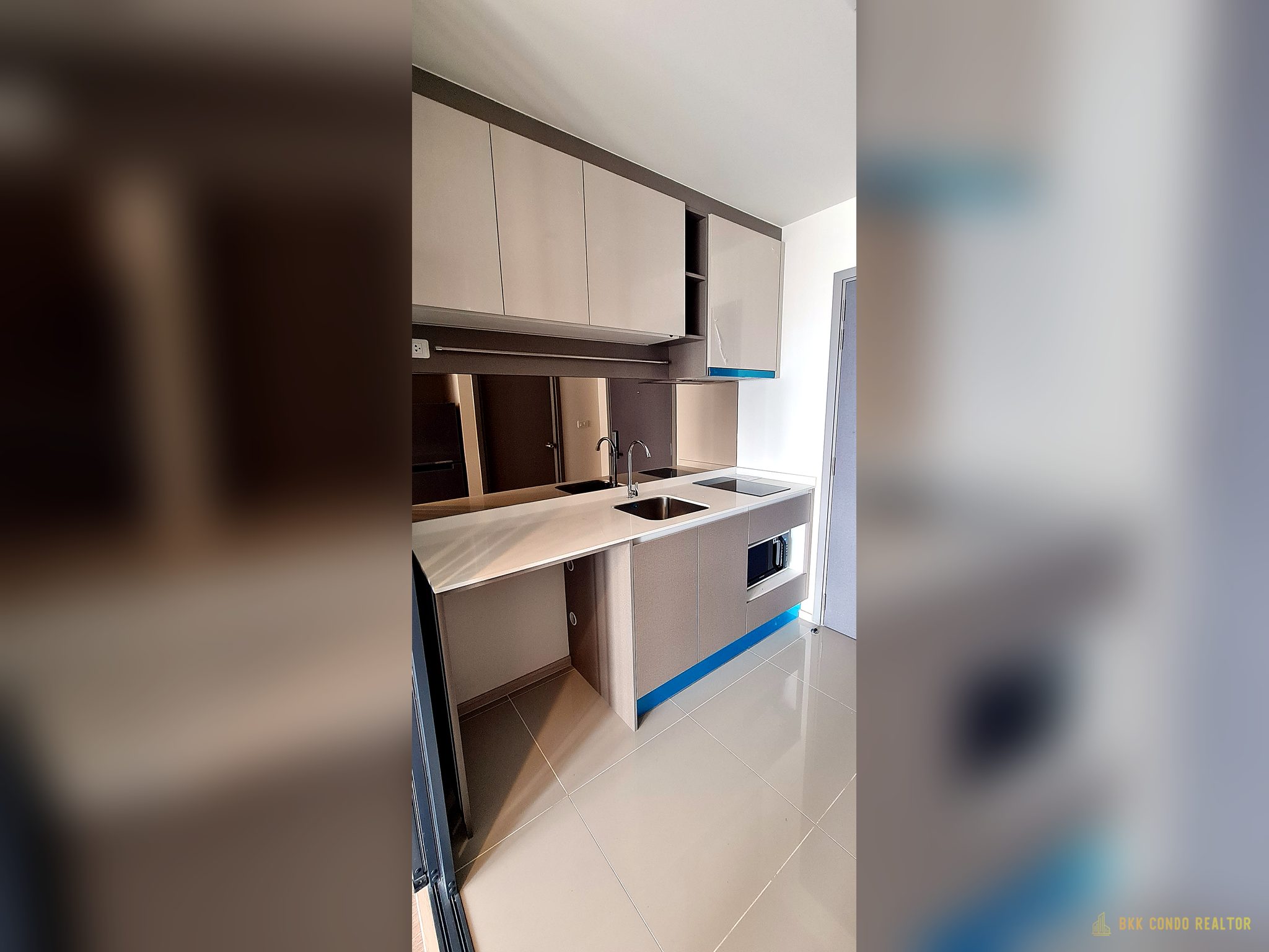 05-kitchen-65 Studio Condo for Rent at Ideo Sathorn Wongwianyai (27 sqm) — Wongwian Yai BTS