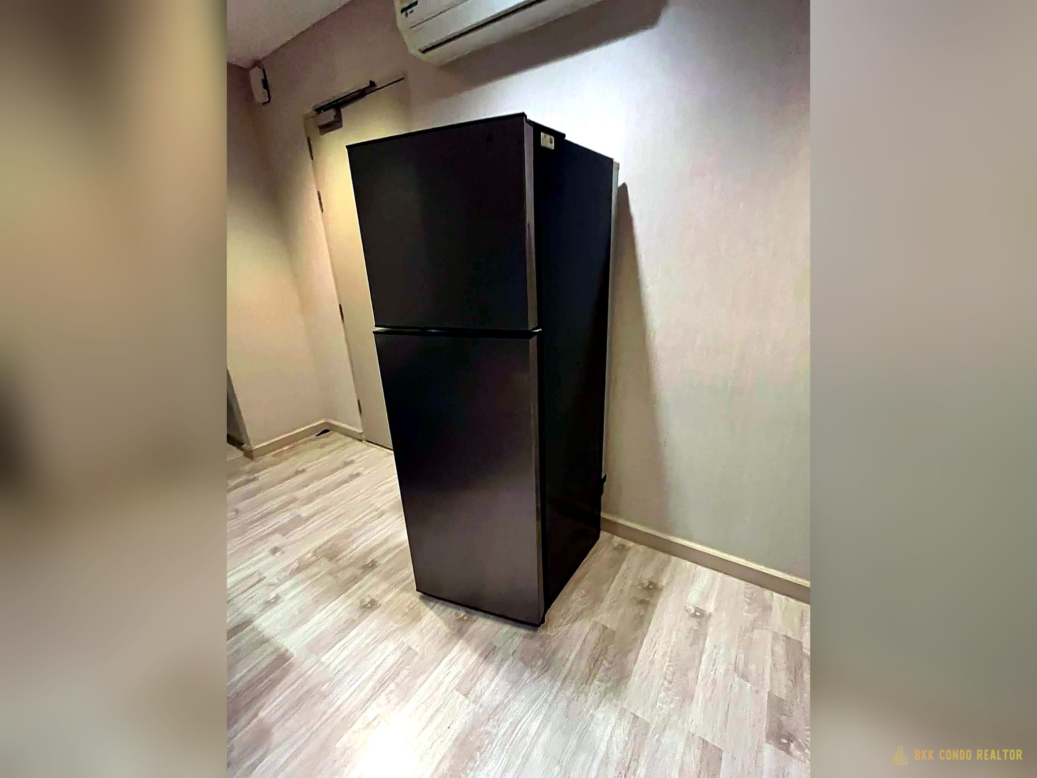 2-Bedroom Condo for Rent at IDEO Mobi Sathorn (42 sqm) — BTS Krung Thonburi