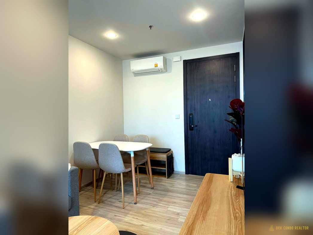1-Bedroom Condo for Rent at XT Huaikhwang (35 sqm) — Huai Khwang MRT