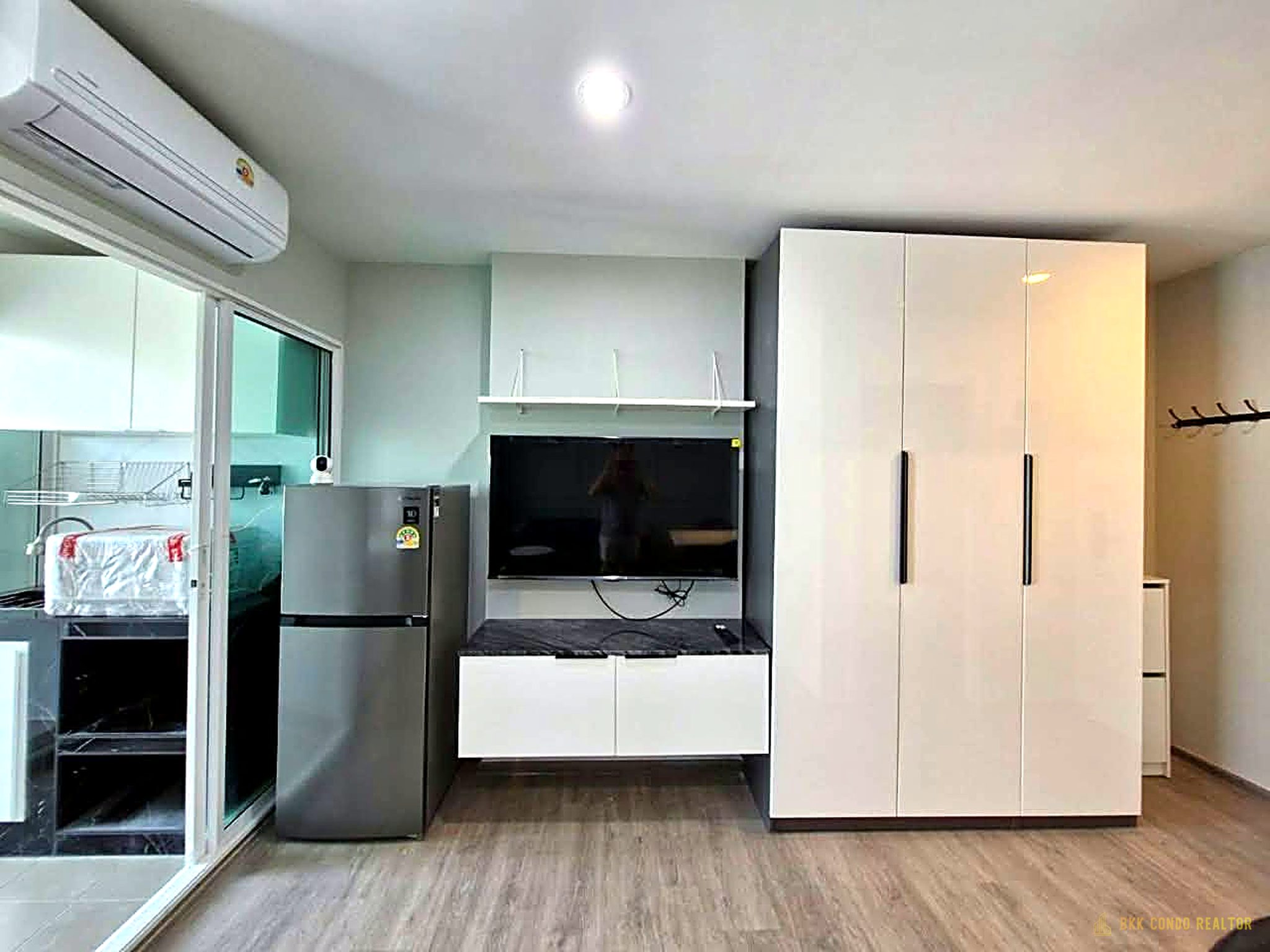 1-Bedroom Condo for Rent at Regent Home Bangna (28 sqm) — Bangna BTS