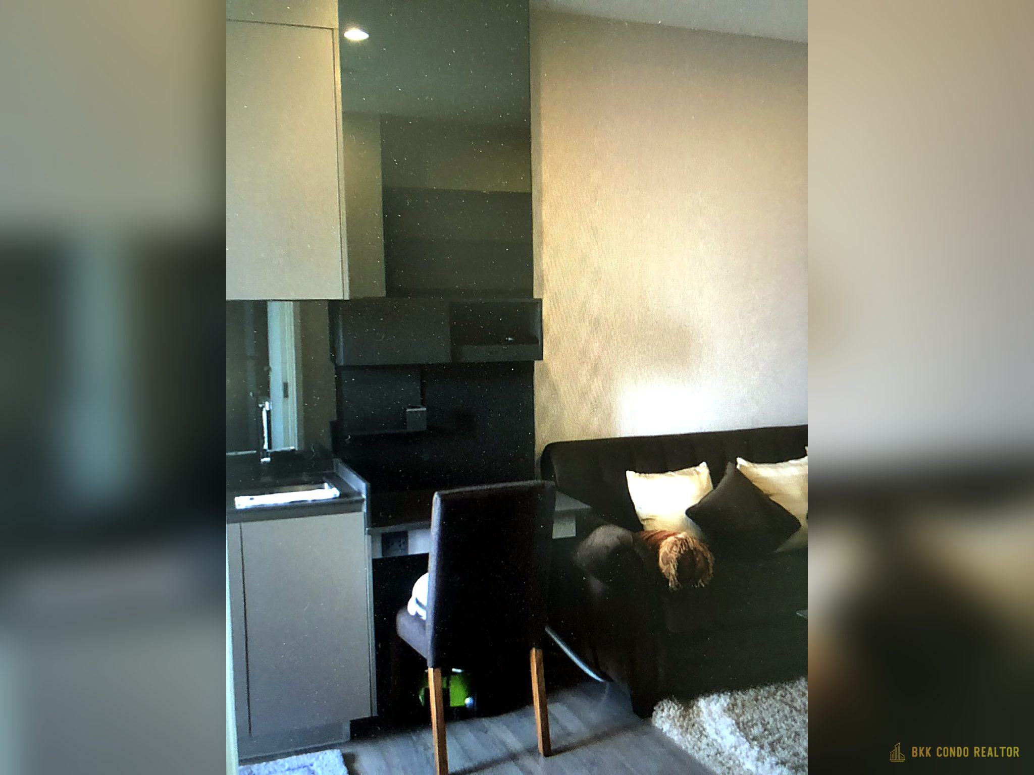 1-Bedroom Condo for Rent at The Room Sukhumvit 69 (35 sqm) — Phra Khanong BTS