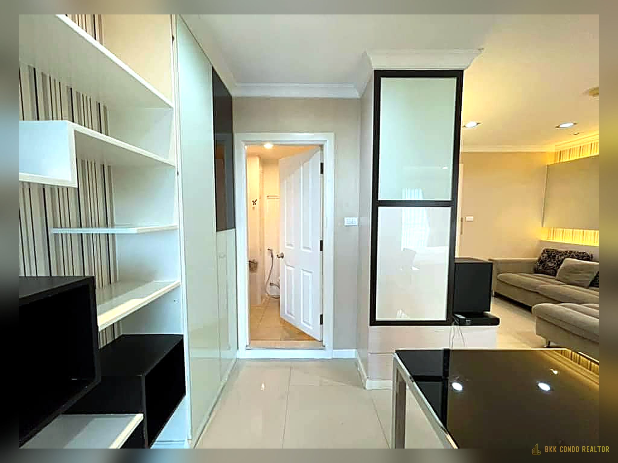 1-Bedroom Condo for Rent at Lumpini Place Rama 9 – Ratchada (37 sqm) — Rama 9 MRT