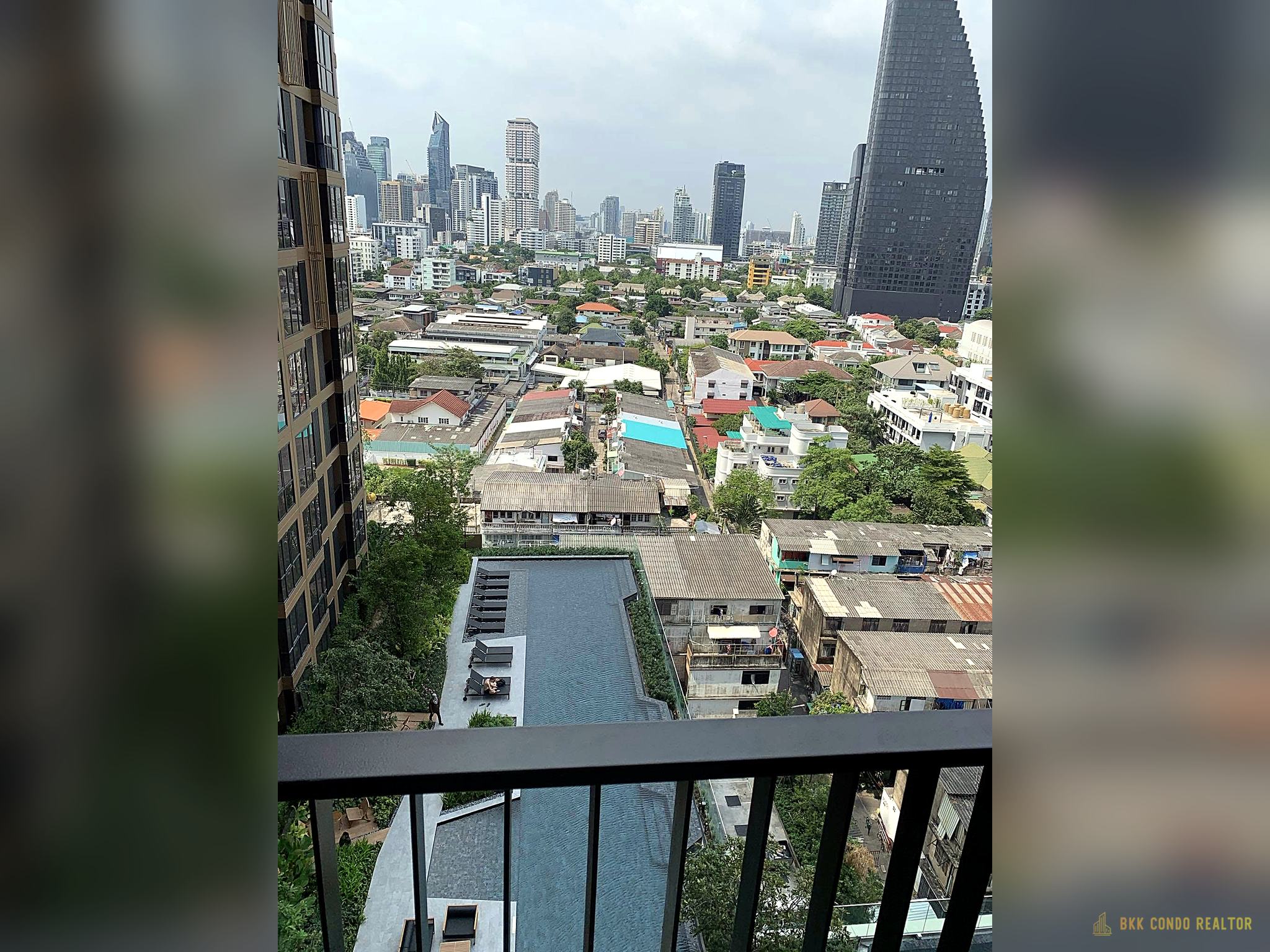 1-Bedroom Condo for Rent at Oka Haus (34.07 sqm) — Thonglor BTS
