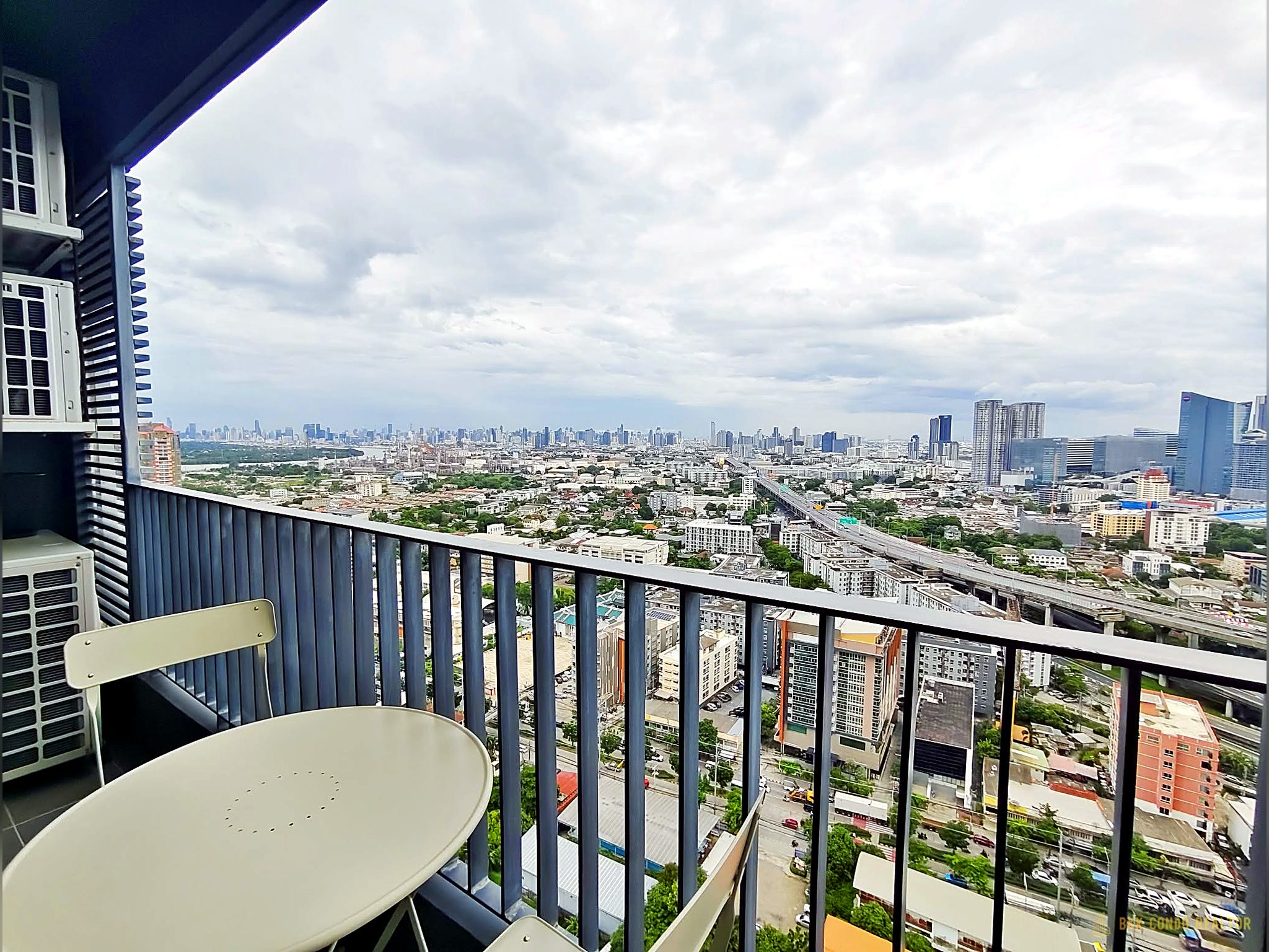 2-Bedroom Condo for Rent at Ideo O2 Bangna (47 sqm) — Bangna BTS