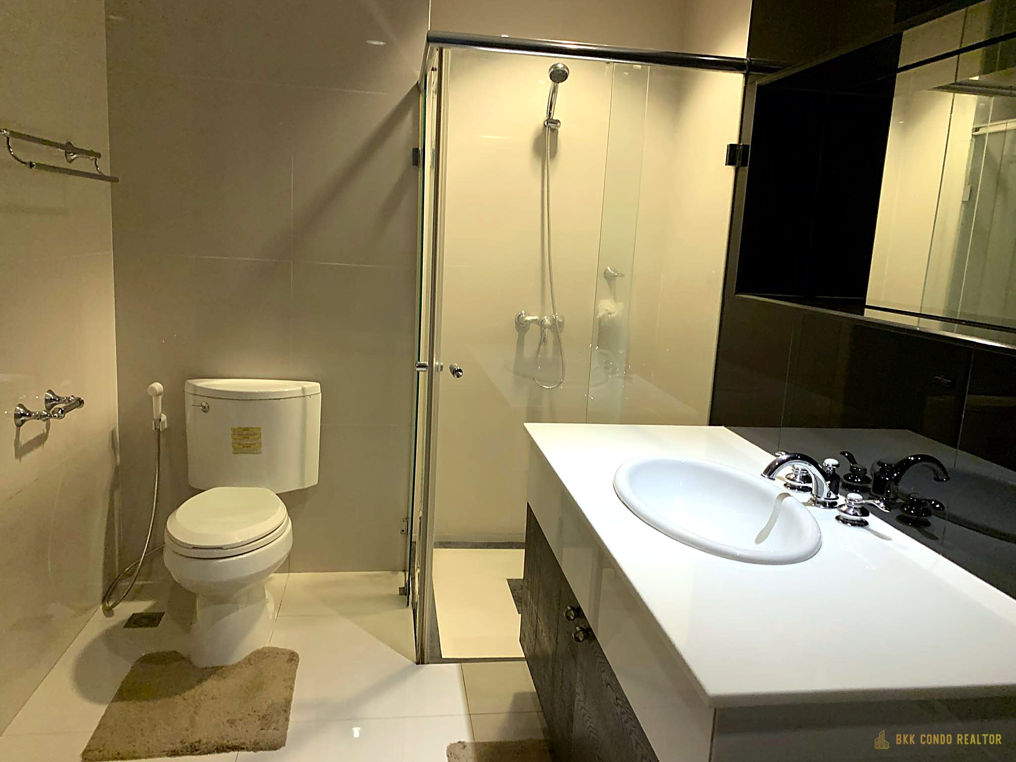 Studio Condo for Rent at The Address Chidlom (40 sqm) — Chidlom BTS