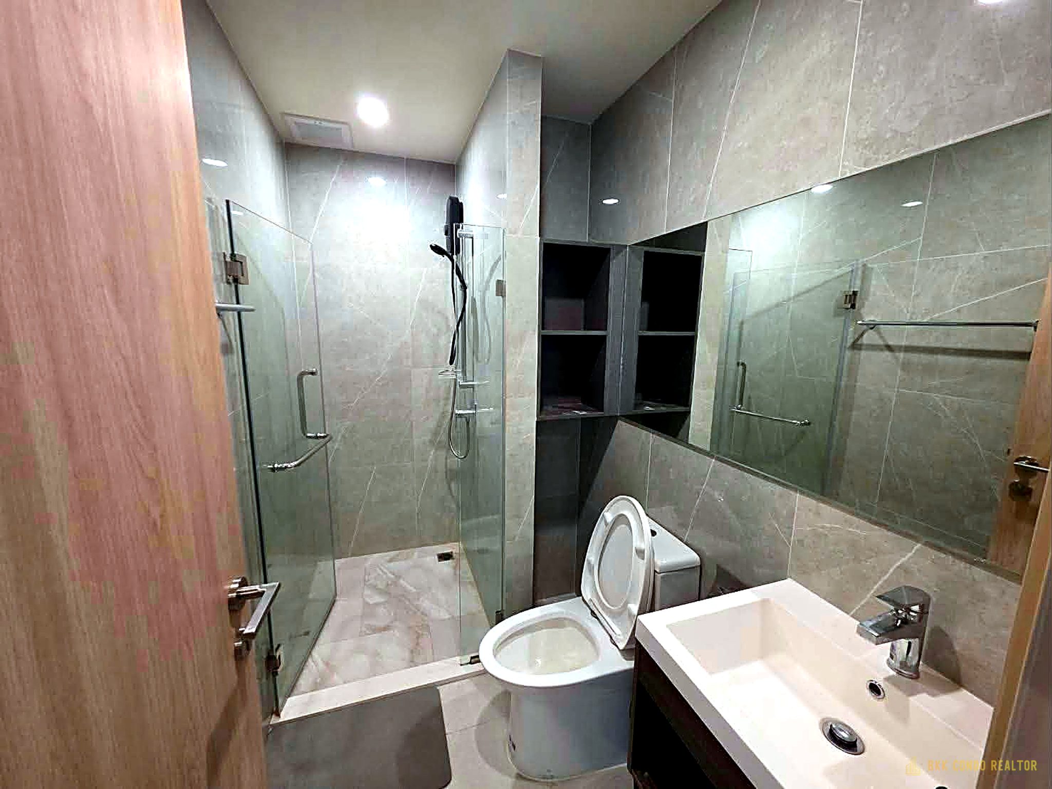 06-bathroom-43 1-Bedroom Condo for Rent at NUE District R9 (35 sqm) — Rama 9 MRT