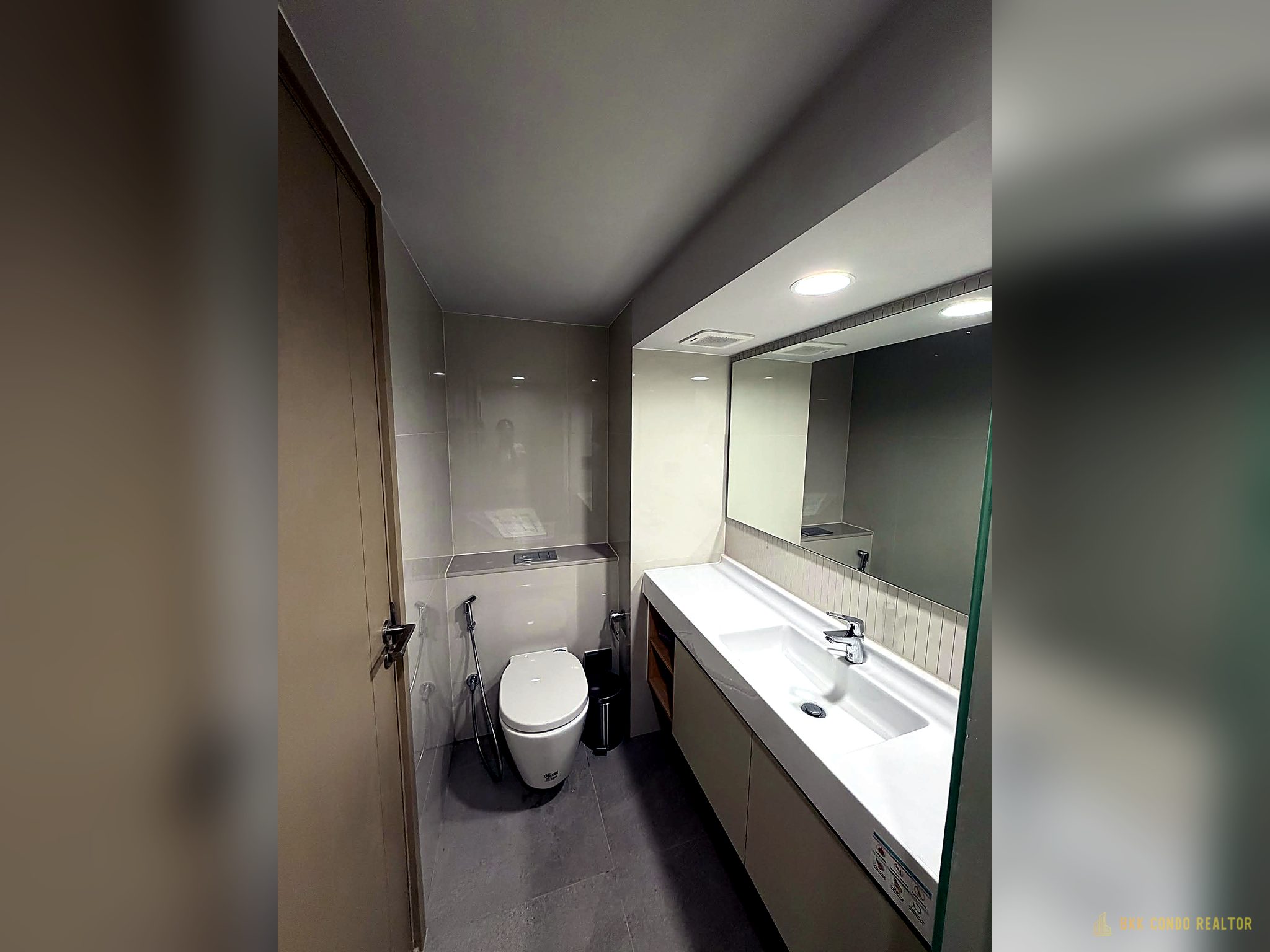 06-bathroom-46 Duplex 1-Bedroom Condo for Rent at Culture Chula (35 sqm) — Sam Yan MRT