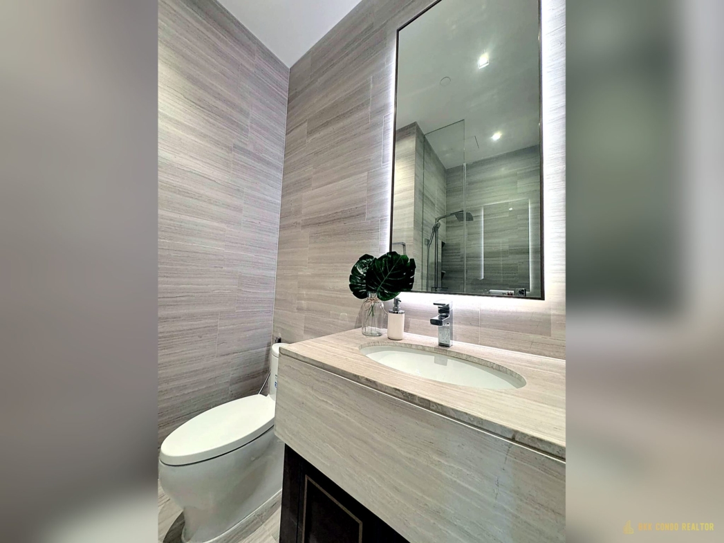 2-Bedroom Condo for Rent at The Diplomat 39 (86 sqm) — Phrom Phong BTS