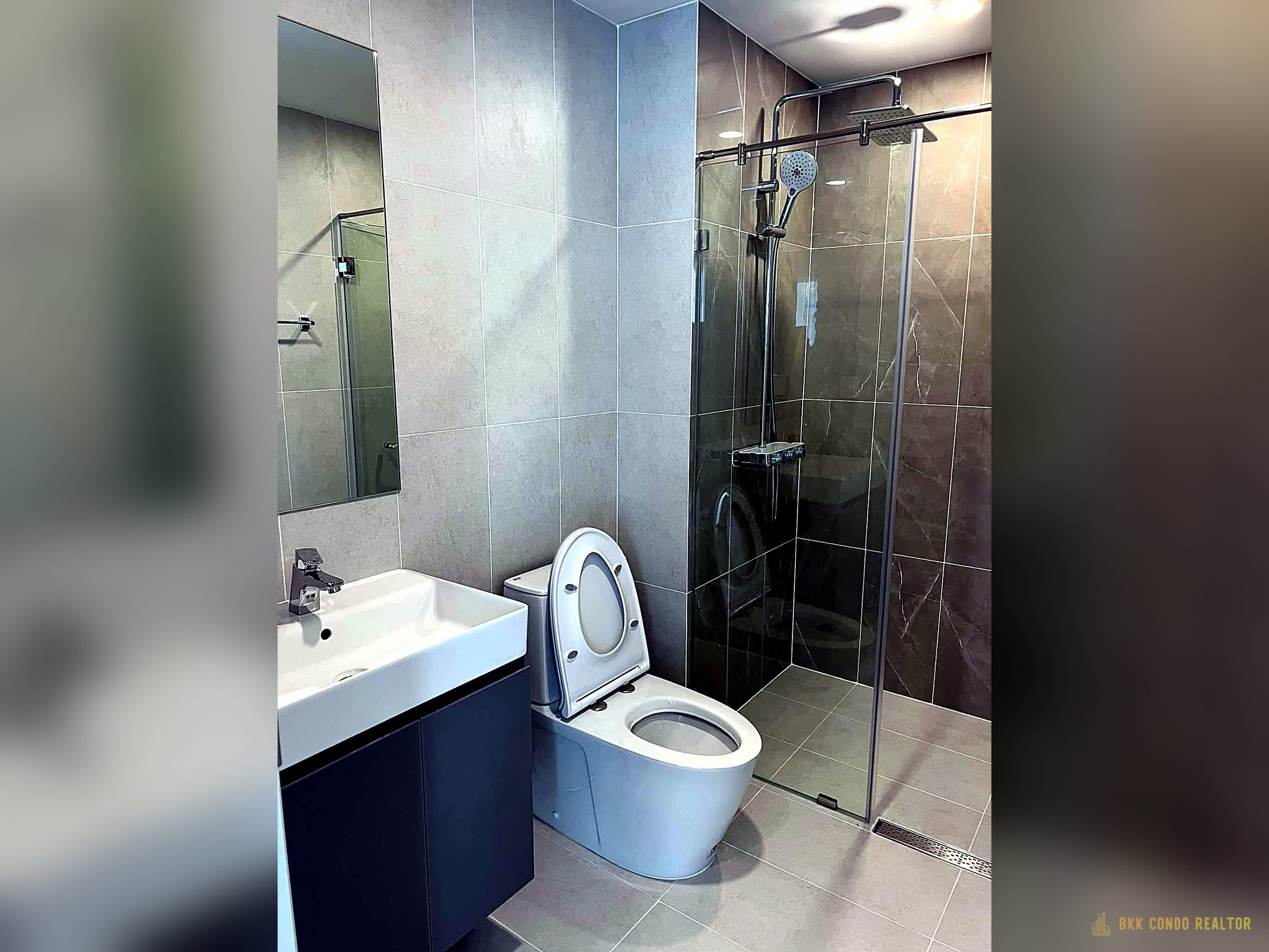 06-bathroom-54 2-Bedroom Condo for Rent at Supalai Premier Si Phraya – Samyan (73 sqm) — Samyan MRT