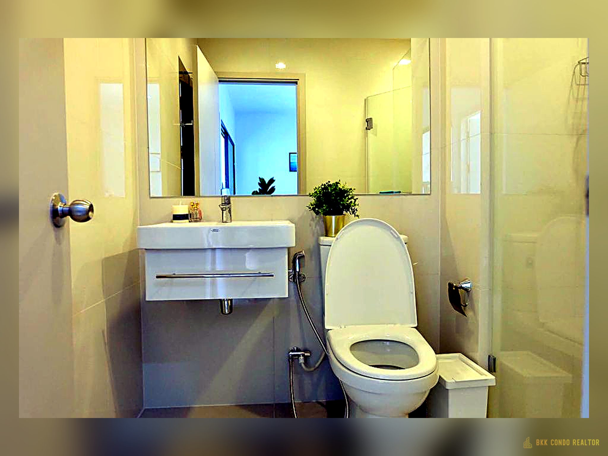 06-bathroom-57 1-Bedroom Condo for Rent at Life Sukhumvit 48 (30 sqm) — Phra Khanong BTS