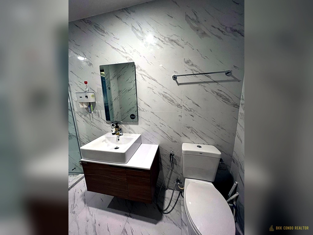 1-Bedroom Condo for Rent at IDEO Mobi Eastpoint (36.45 sqm) — Bangna BTS
