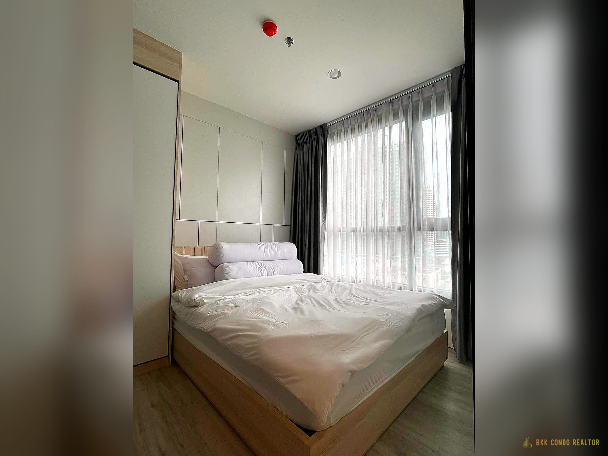 06-bedroom 1-Bedroom Condo for Rent at XT Huaikhwang (35 sqm) — Huai Khwang MRT