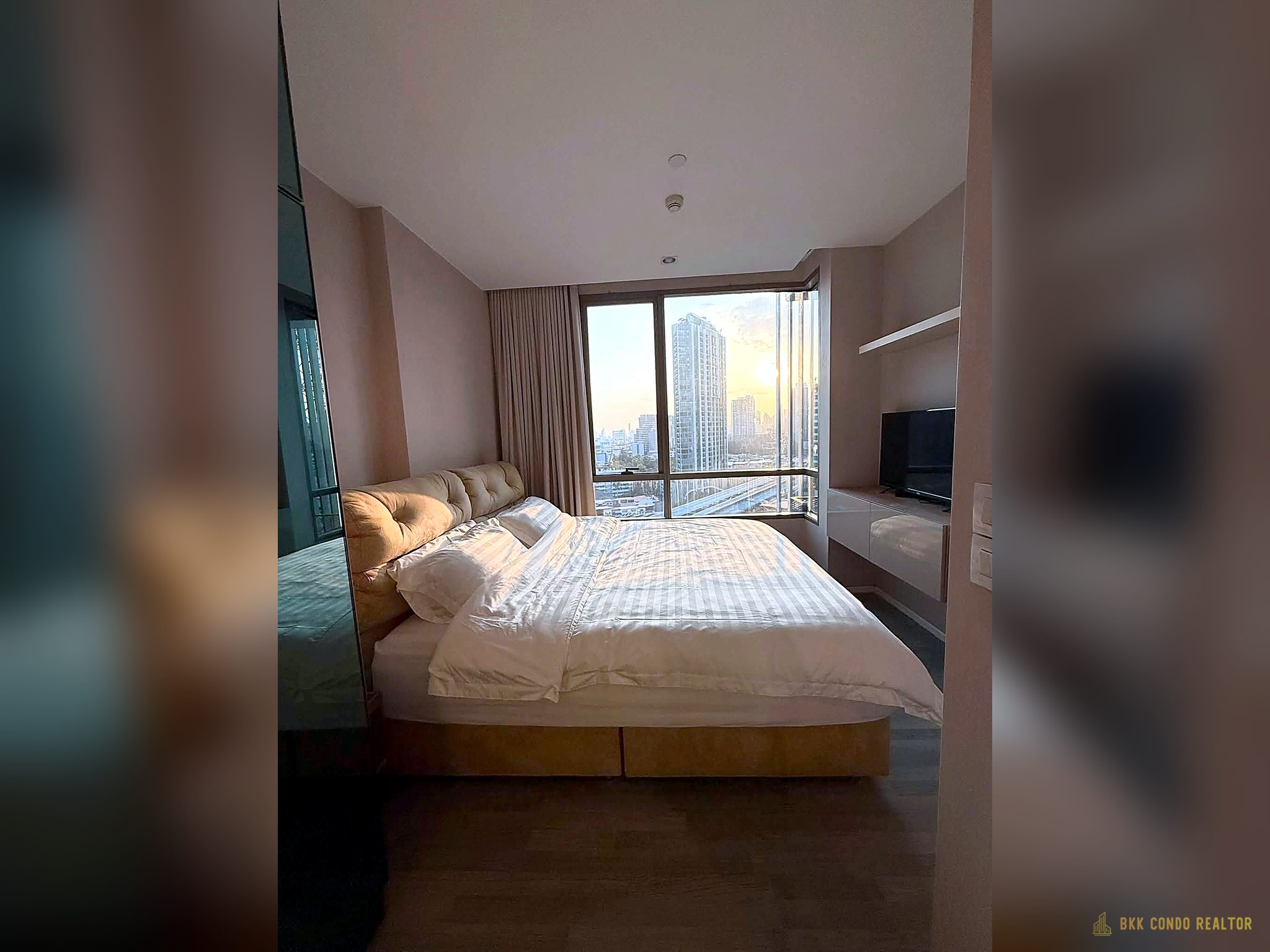 1-Bedroom Condo for Rent at The Room Sukhumvit 69 (37.5 sqm) — Phra Khanong BTS