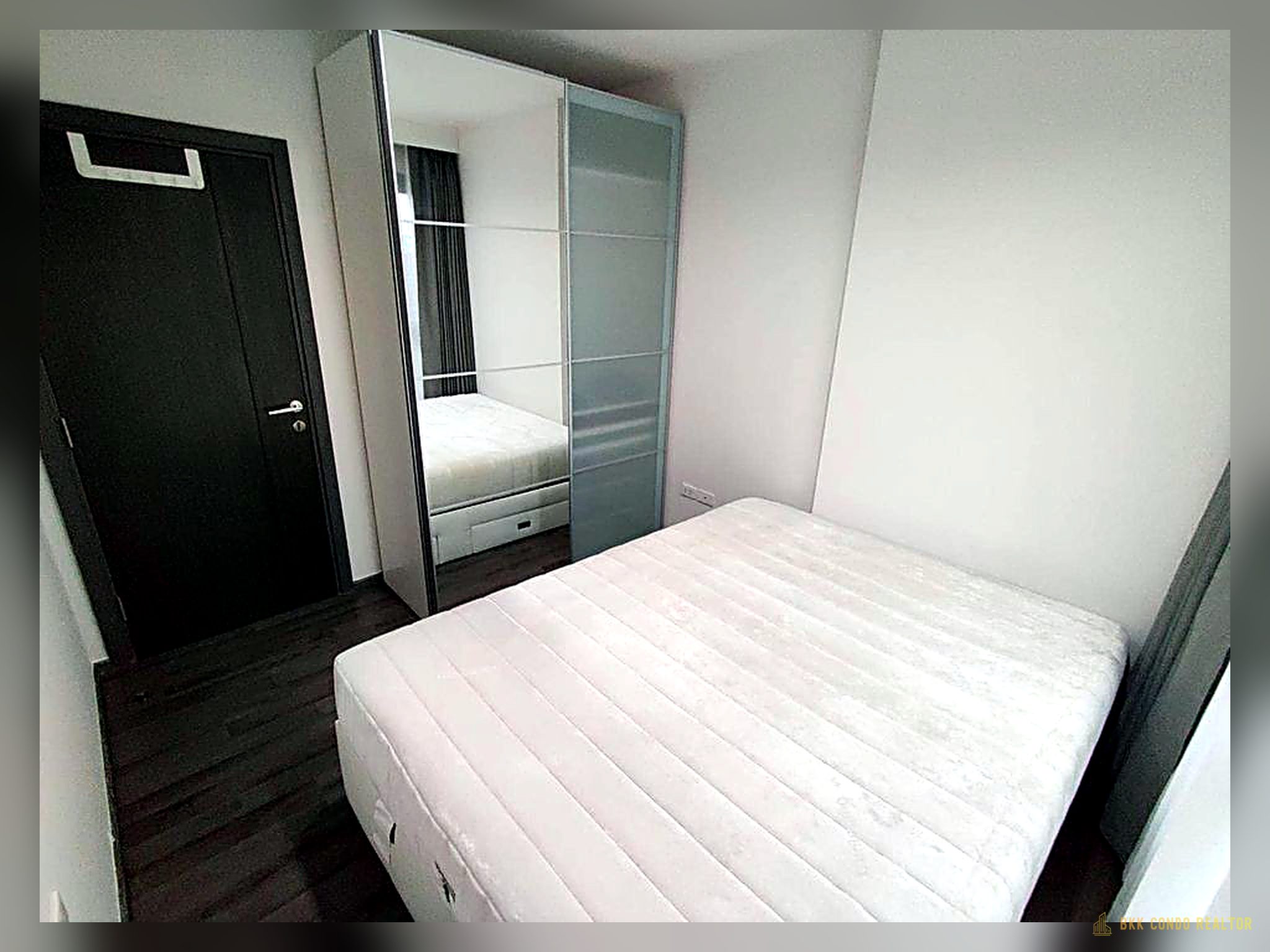 1-Bedroom Condo for Rent at The Base Park West (30 sqm) — On Nut BTS