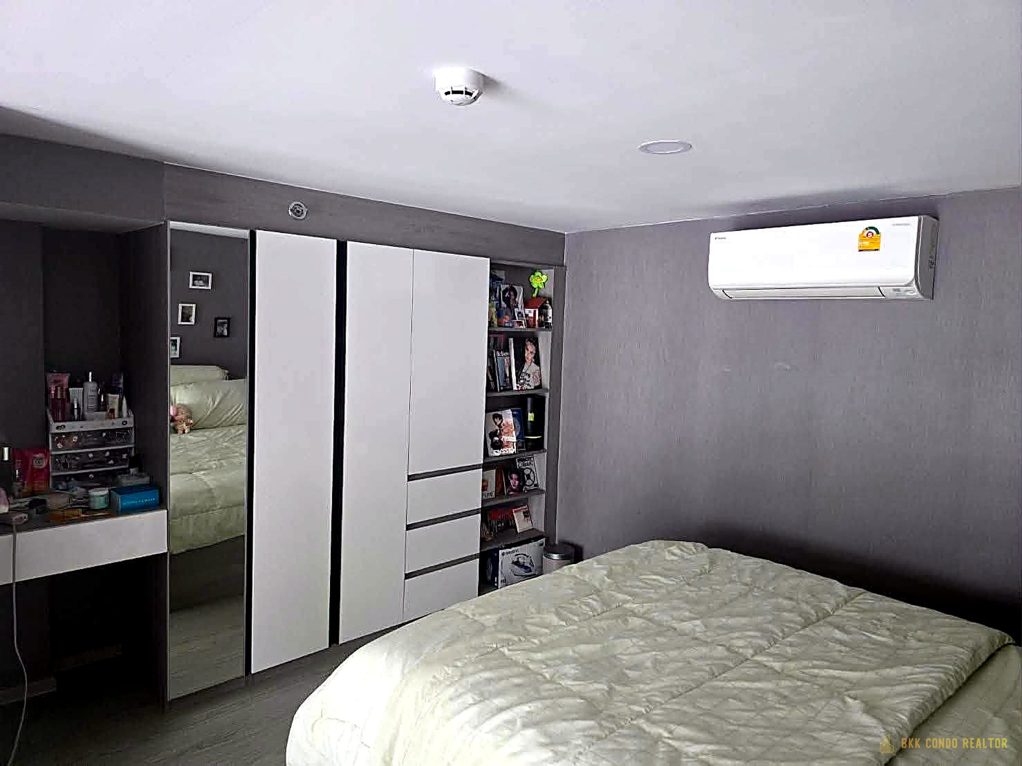 Duplex 1-Bedroom Condo for Rent at Origin Plug & Play Ramkhamhaeng Triple Station (34 sqm) — Ramkhamhaeng