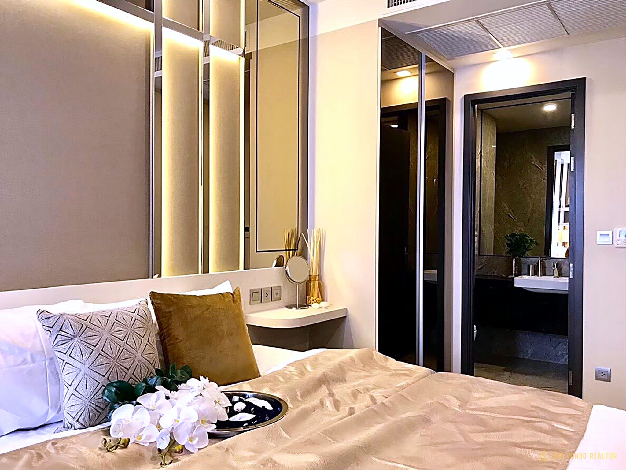 1-Bedroom Condo for Rent at Ashton Asoke (34 sqm) — Asoke BTS