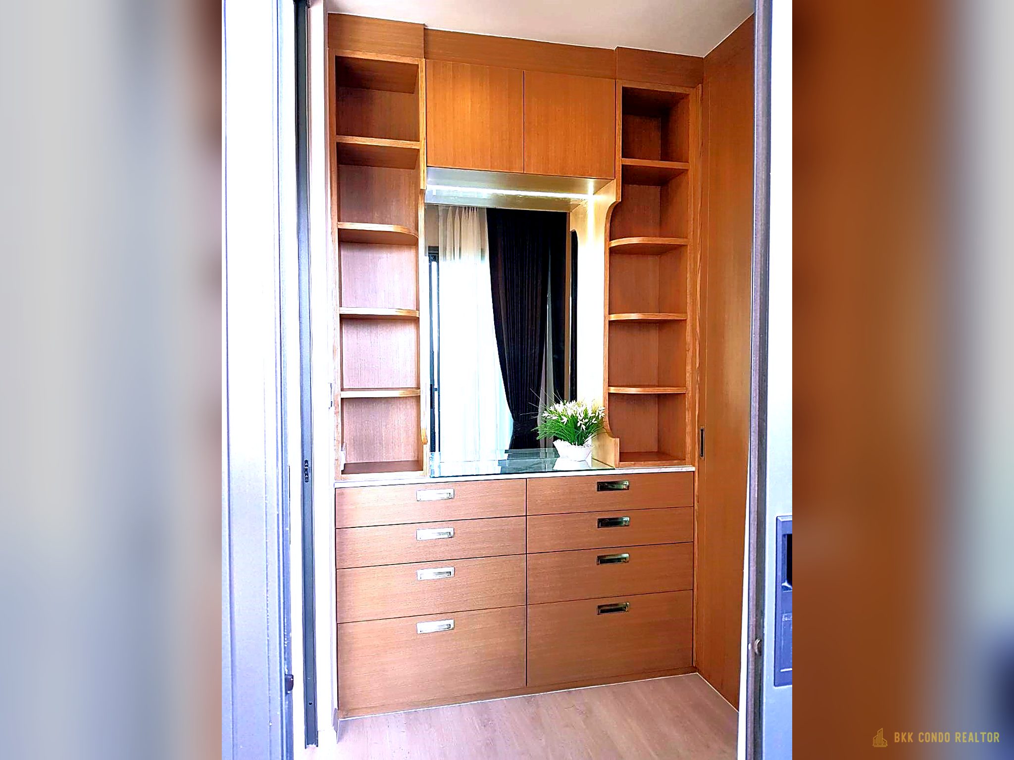 1-Bedroom Condo for Rent at Rhythm Rangnam (35 sqm) — Victory Monument BTS
